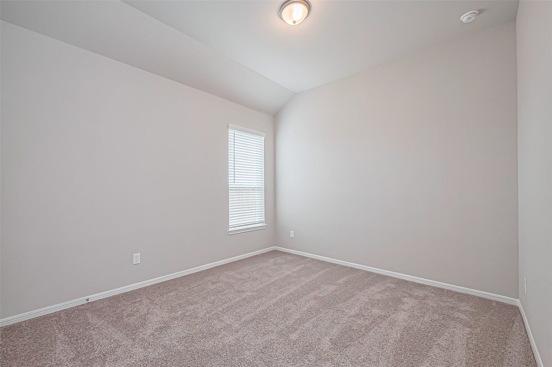 188 Paseo Park Drive, Brookshire, TX 77423