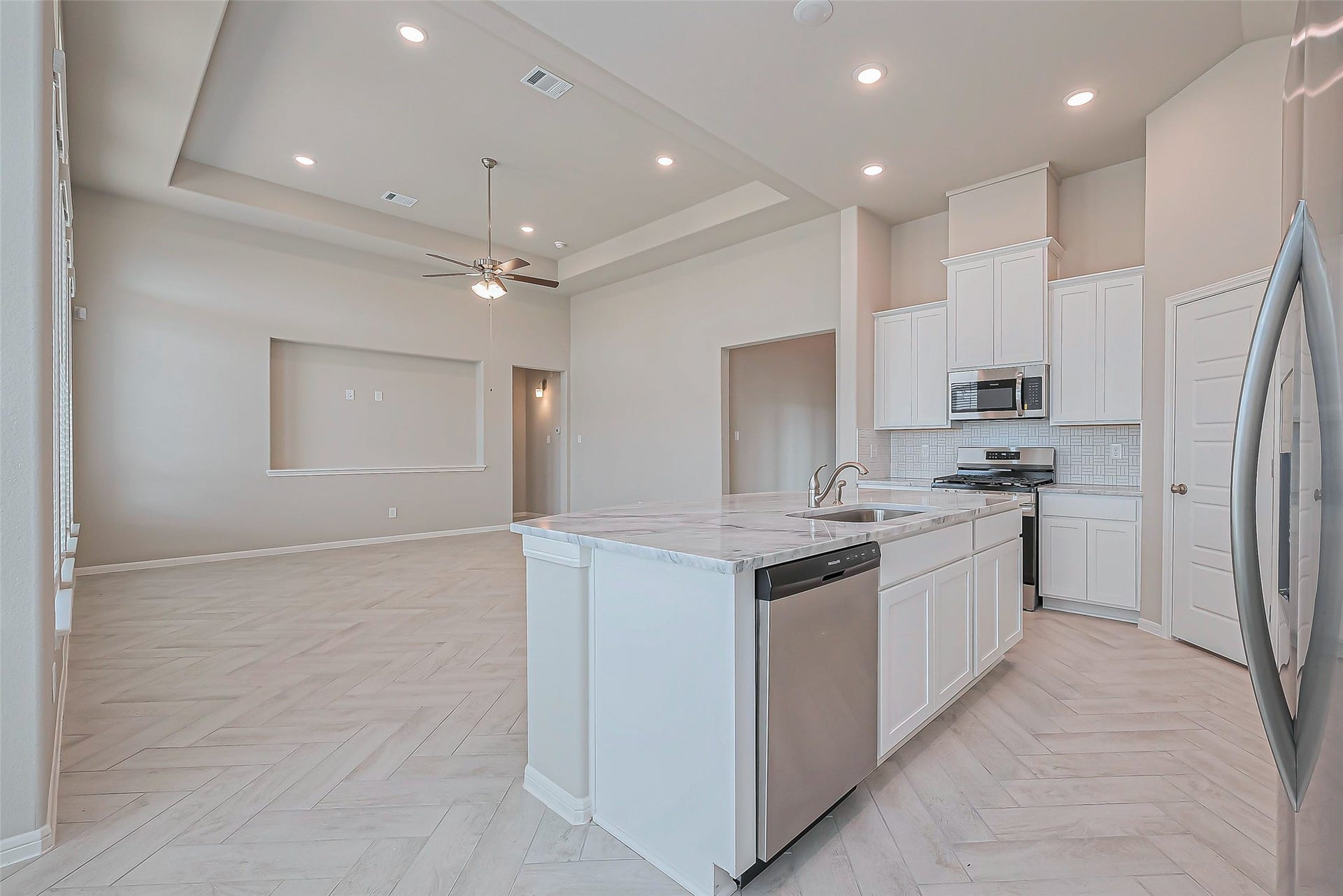 188 Paseo Park Drive, Brookshire, TX 77423