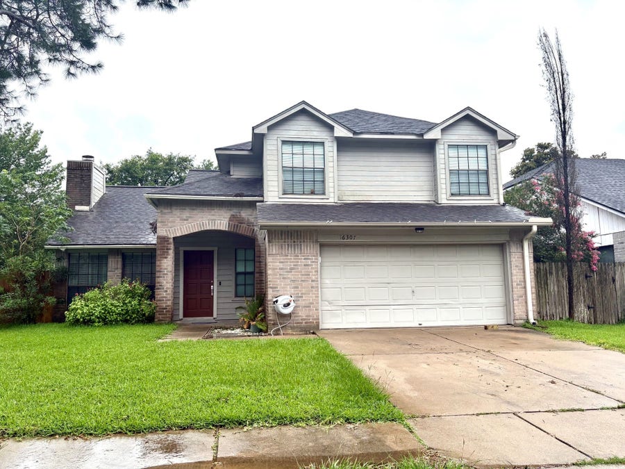 Property photo for 16307 Leamington Lane, Houston, TX