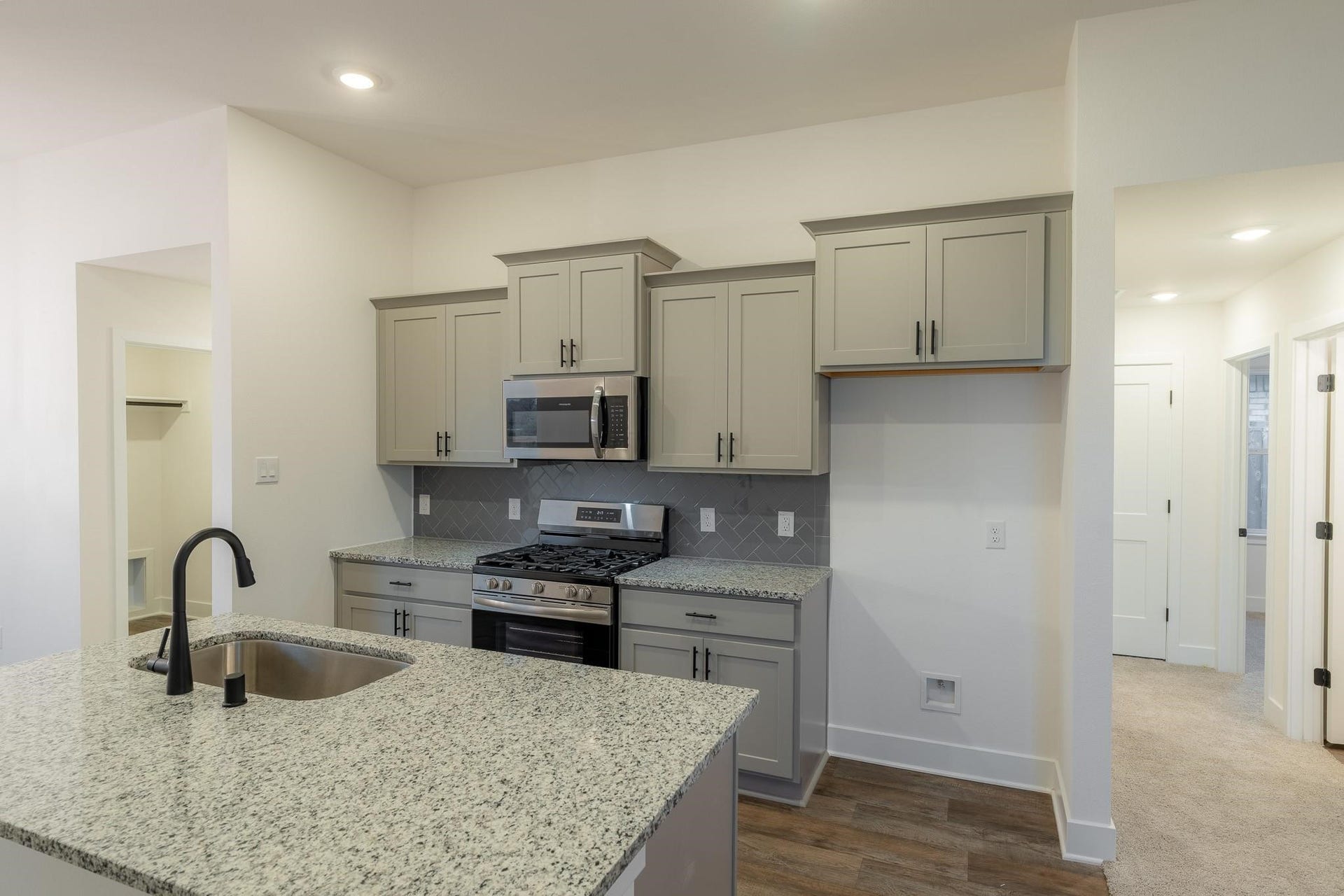 4406 W Bayou Maison Circle, Dickinson, TX 77539 4406 W Bayou Maison Circle, Dickinson, TX 77539