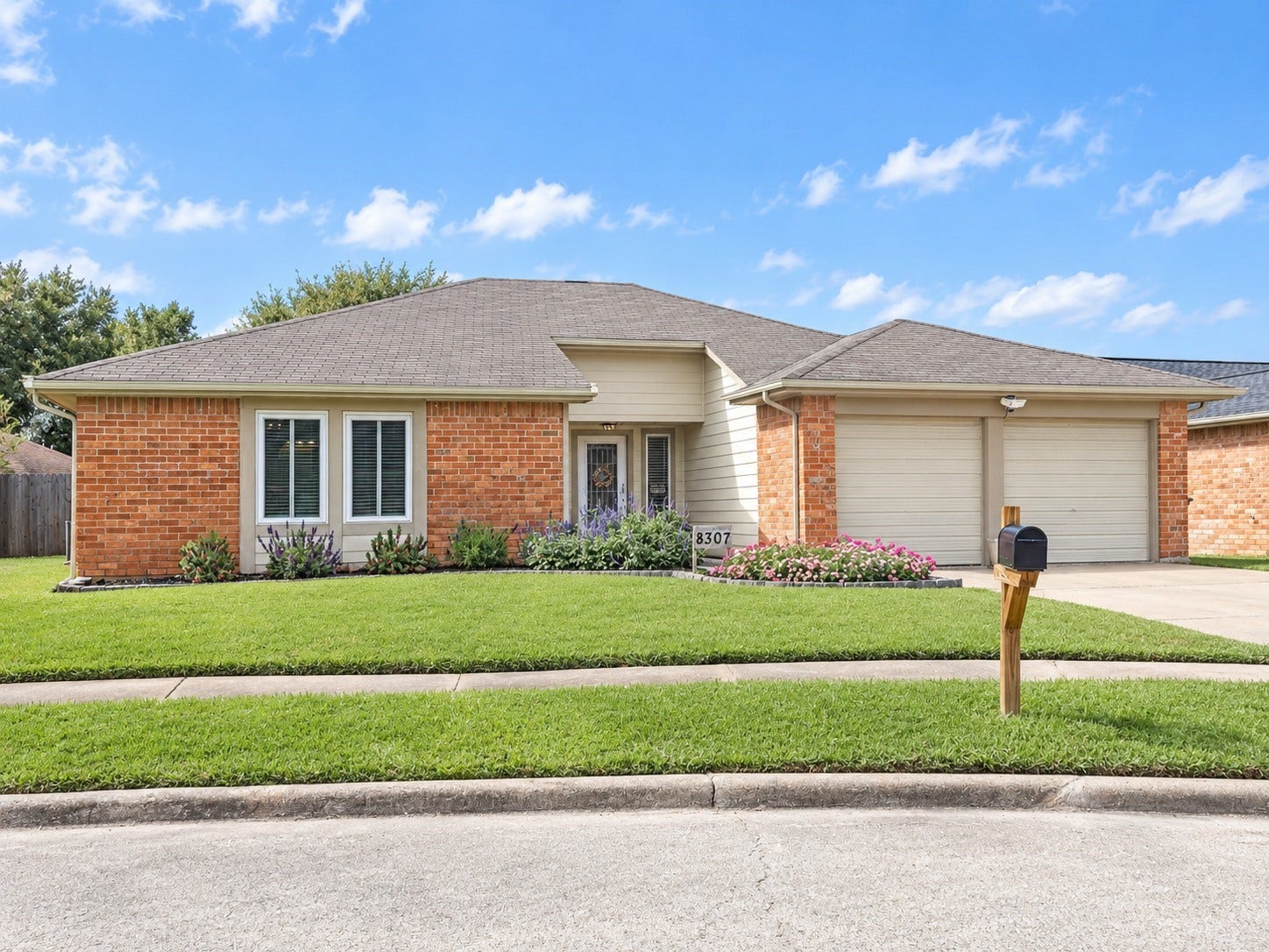 8307 Blossom Bell Lane, Houston, TX 77489 8307 Blossom Bell Lane, Houston, TX 77489