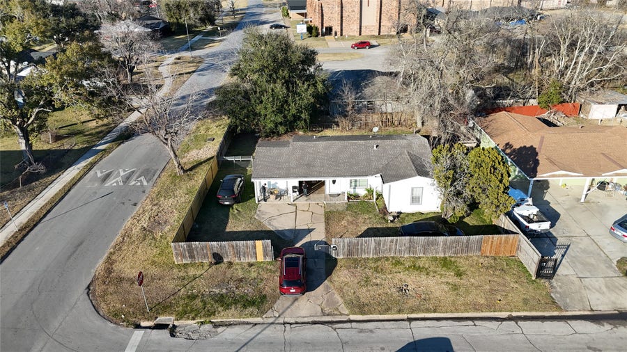 Property photo for 5103 Willow Glen Drive, Houston, TX