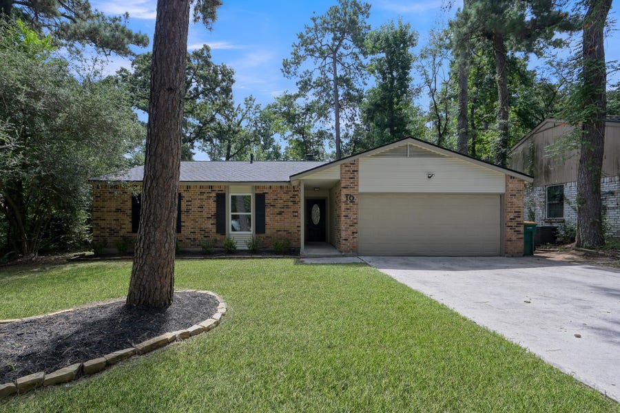 Property photo for 10 Basal Briar Court, The Woodlands, TX