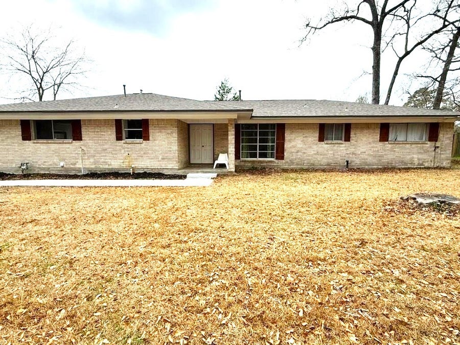 Property photo for 101 Summit Drive, Conroe, TX