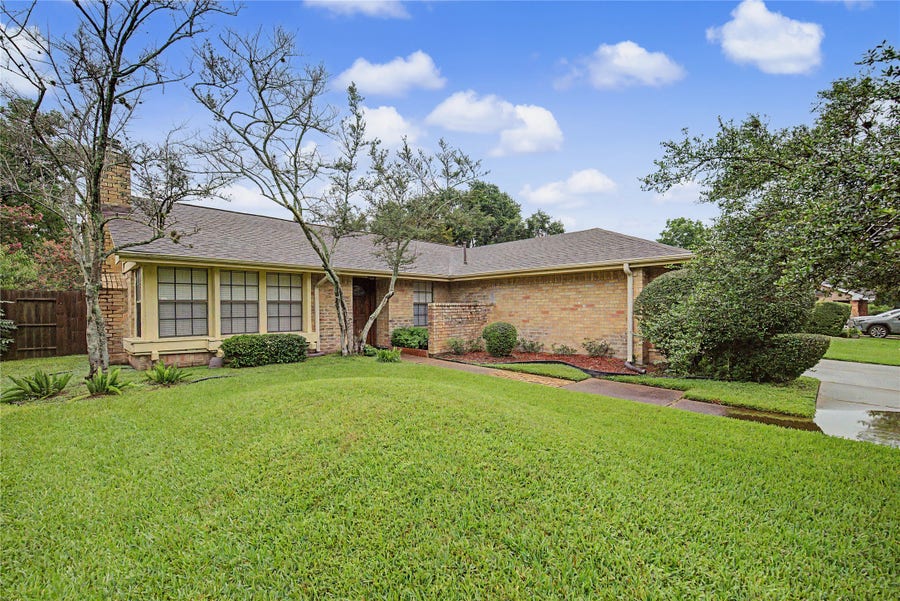 Property photo for 15722 Beechnut Street, Houston, TX