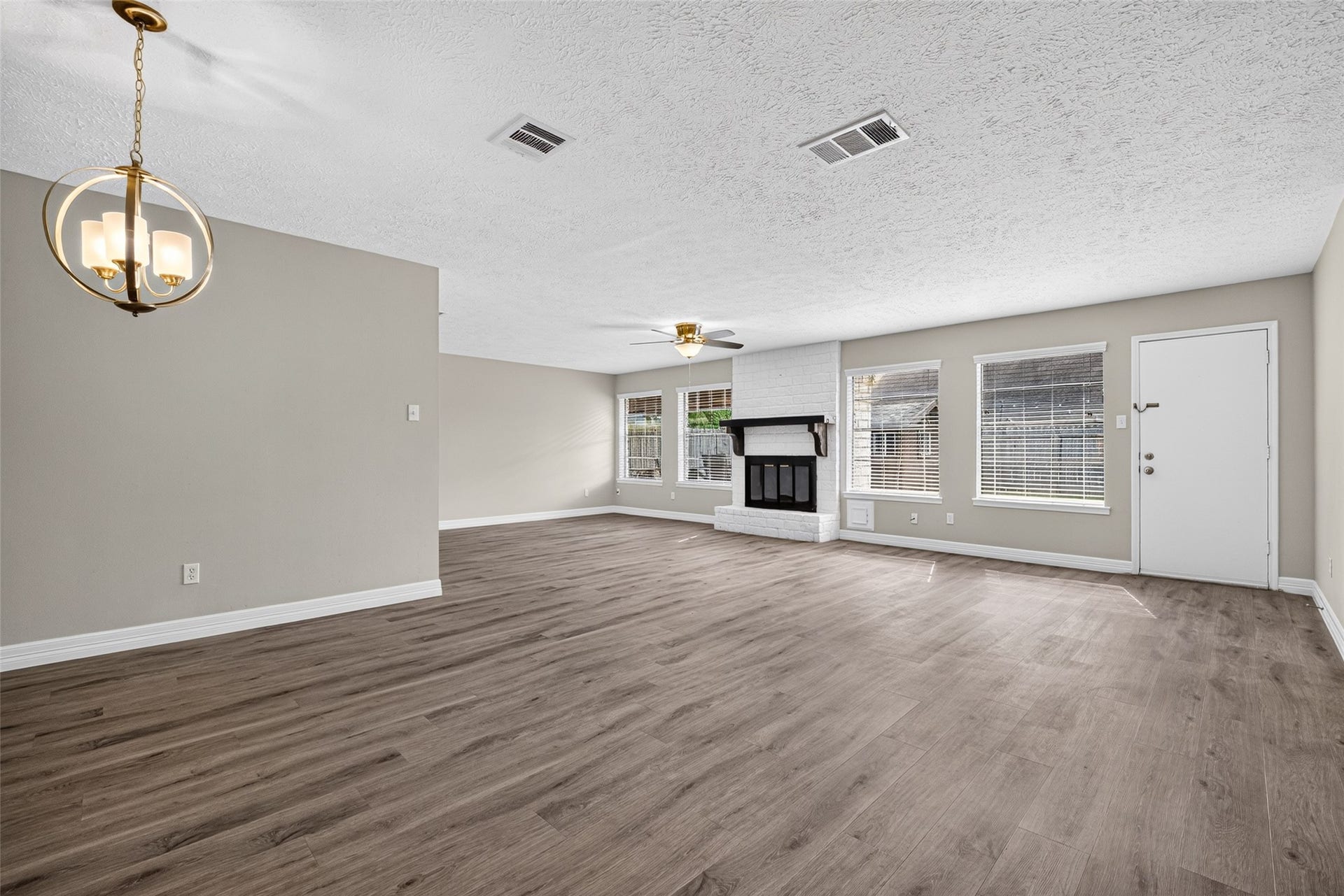 11414 Sagemeadow Lane, Houston, TX 77089 Open family and dining rooms