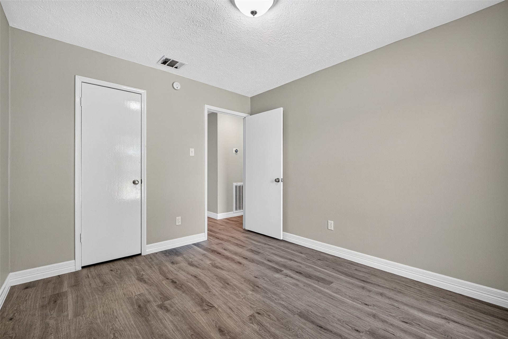 11414 Sagemeadow Lane, Houston, TX 77089 All bedrooms have walk in closets