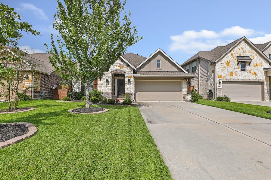 Property photo for 1554 Ancient Oak Lane, Conroe, TX