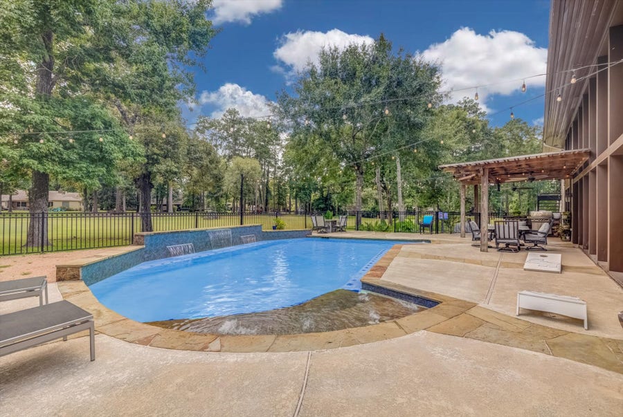 Property photo for 22 Winged Foot Drive, Conroe, TX
