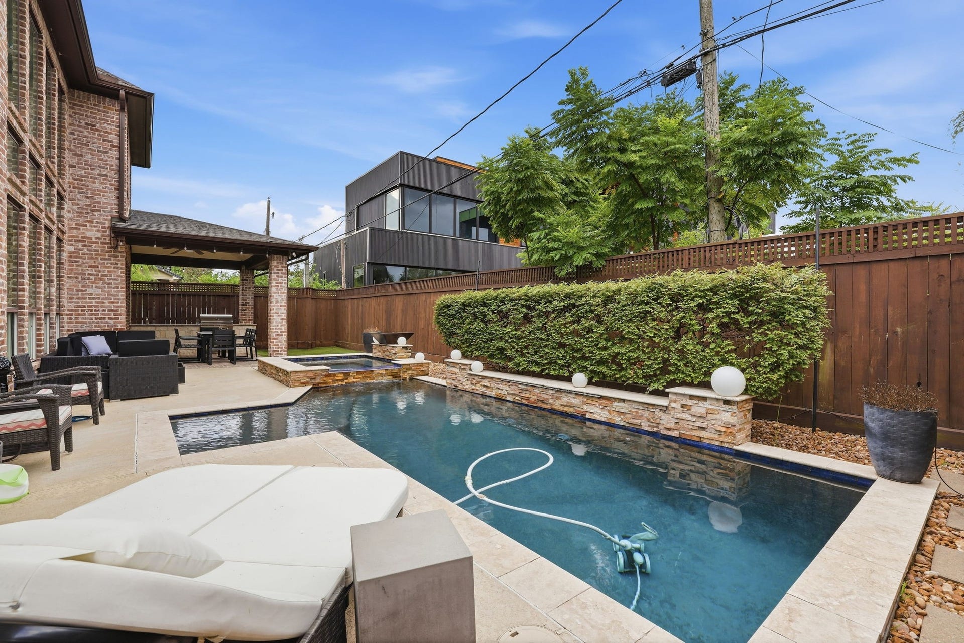 2501 Goldsmith Street, Houston, TX 77030 2501 Goldsmith Street, Houston, TX 77030