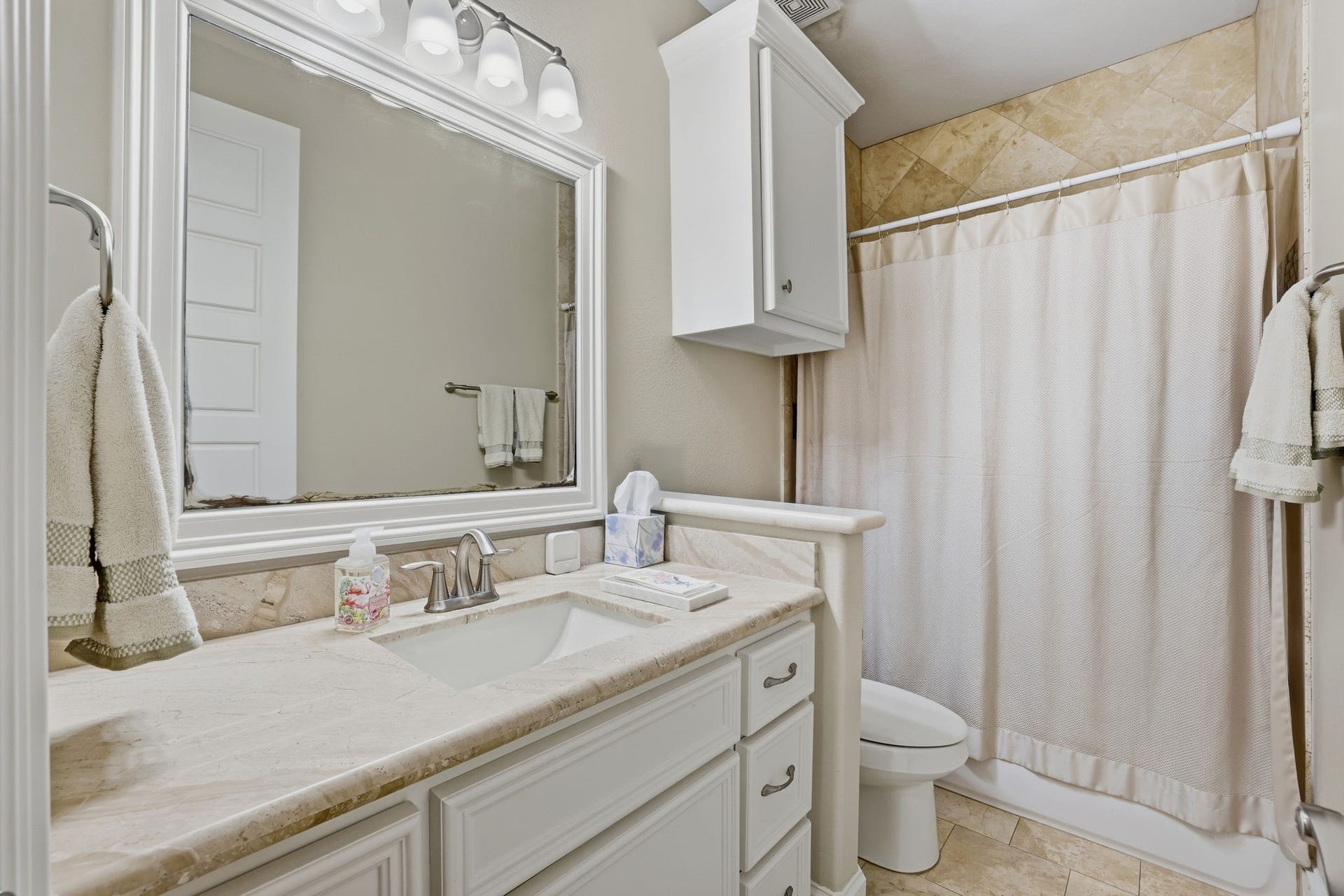 2501 Goldsmith Street, Houston, TX 77030 2501 Goldsmith Street, Houston, TX 77030