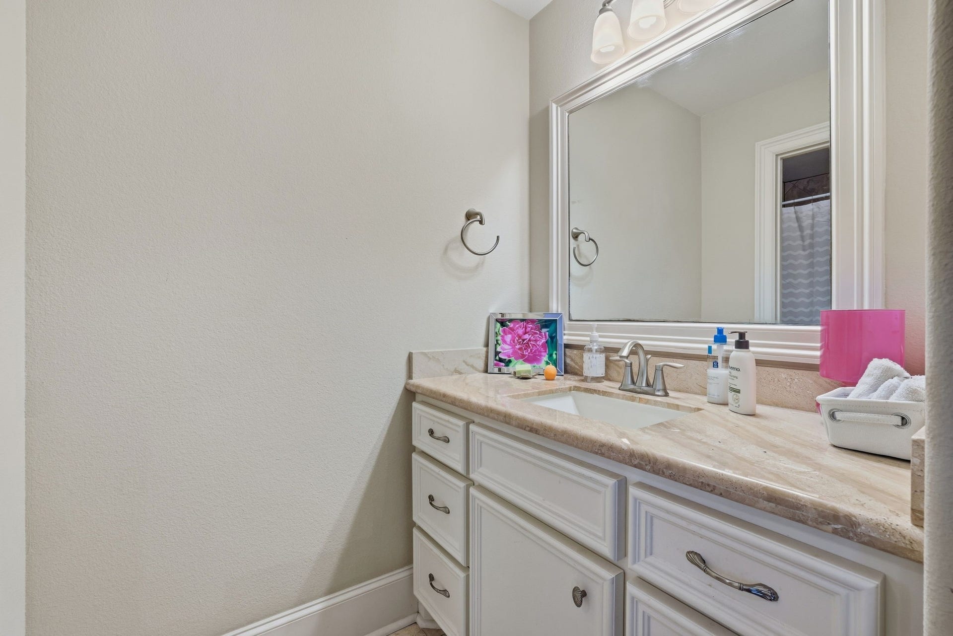 2501 Goldsmith Street, Houston, TX 77030 2501 Goldsmith Street, Houston, TX 77030