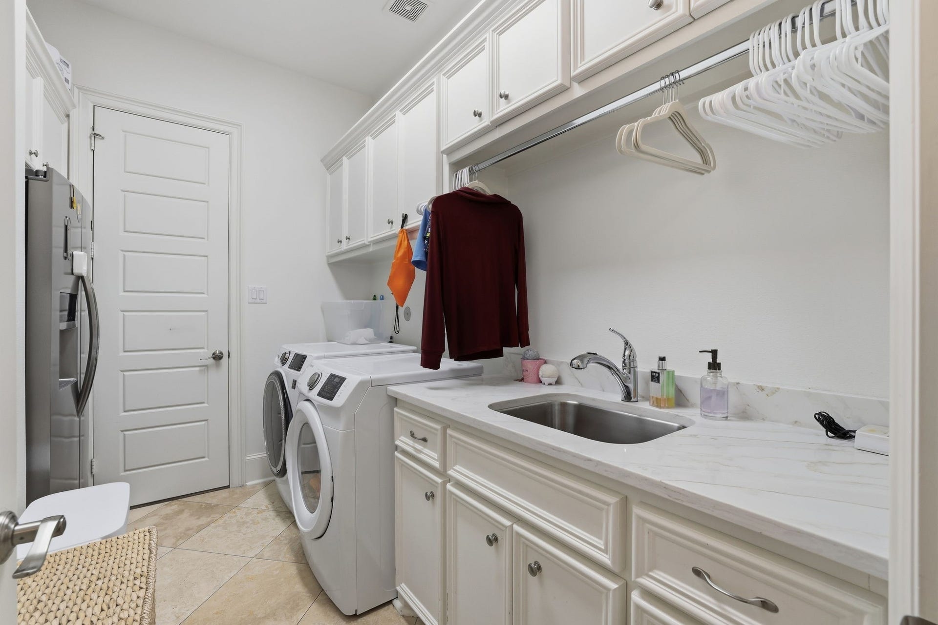 2501 Goldsmith Street, Houston, TX 77030 2501 Goldsmith Street, Houston, TX 77030