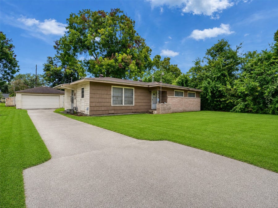 Property photo for 26 Harkness Street, Houston, TX