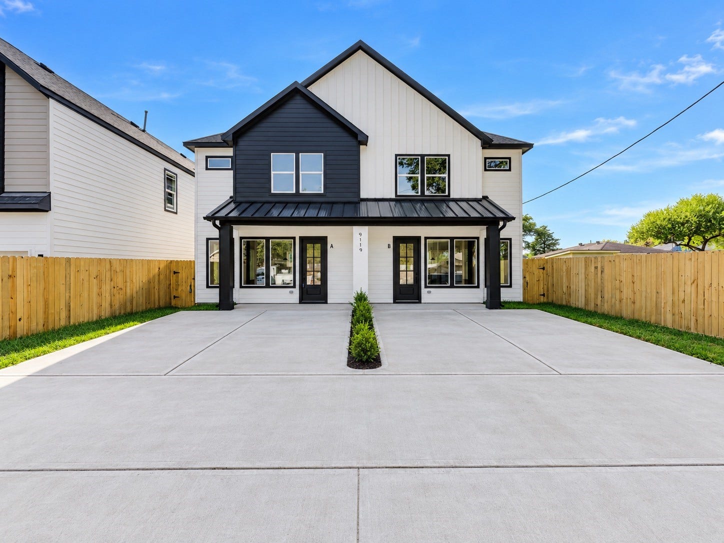 9119 Henrietta Street, #A/B, Houston, TX 77088 Modern farmhouse style duplex with striking curb appeal, crisp landscaping, and separate
driveways that create a polished first impression.