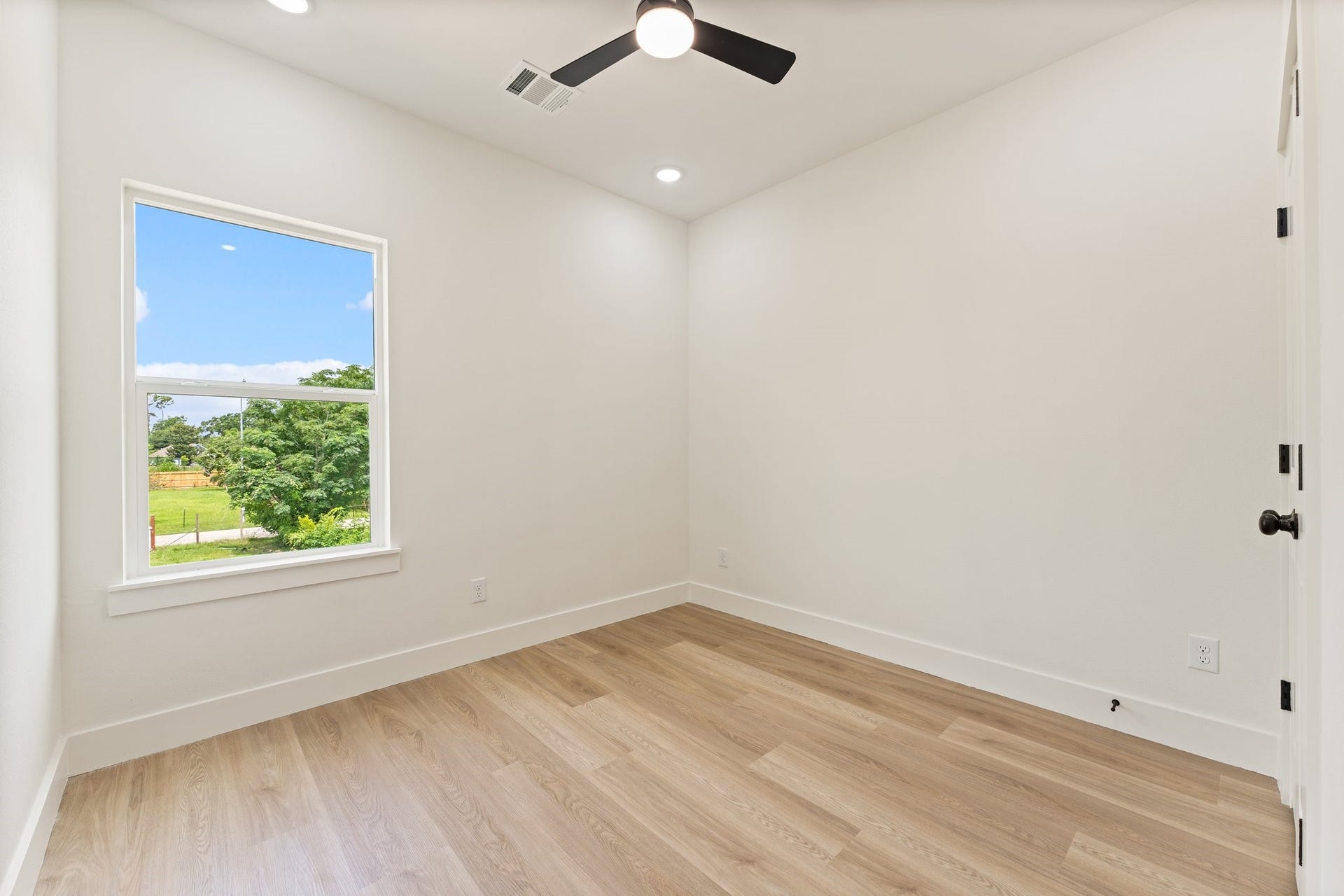 9119 Henrietta Street, #A/B, Houston, TX 77088 Third bedroom.
