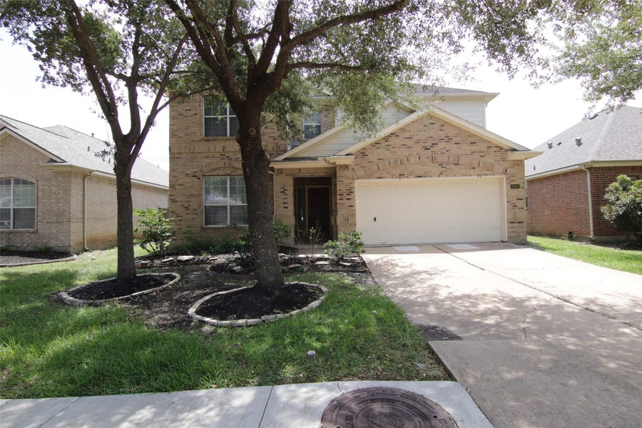 Property photo for 2027 Creek Run Drive, Pearland, TX