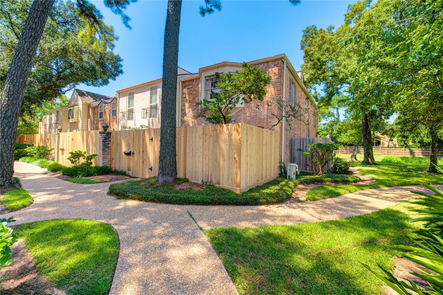 Property photo for 939 Wax Myrtle Lane, Houston, TX