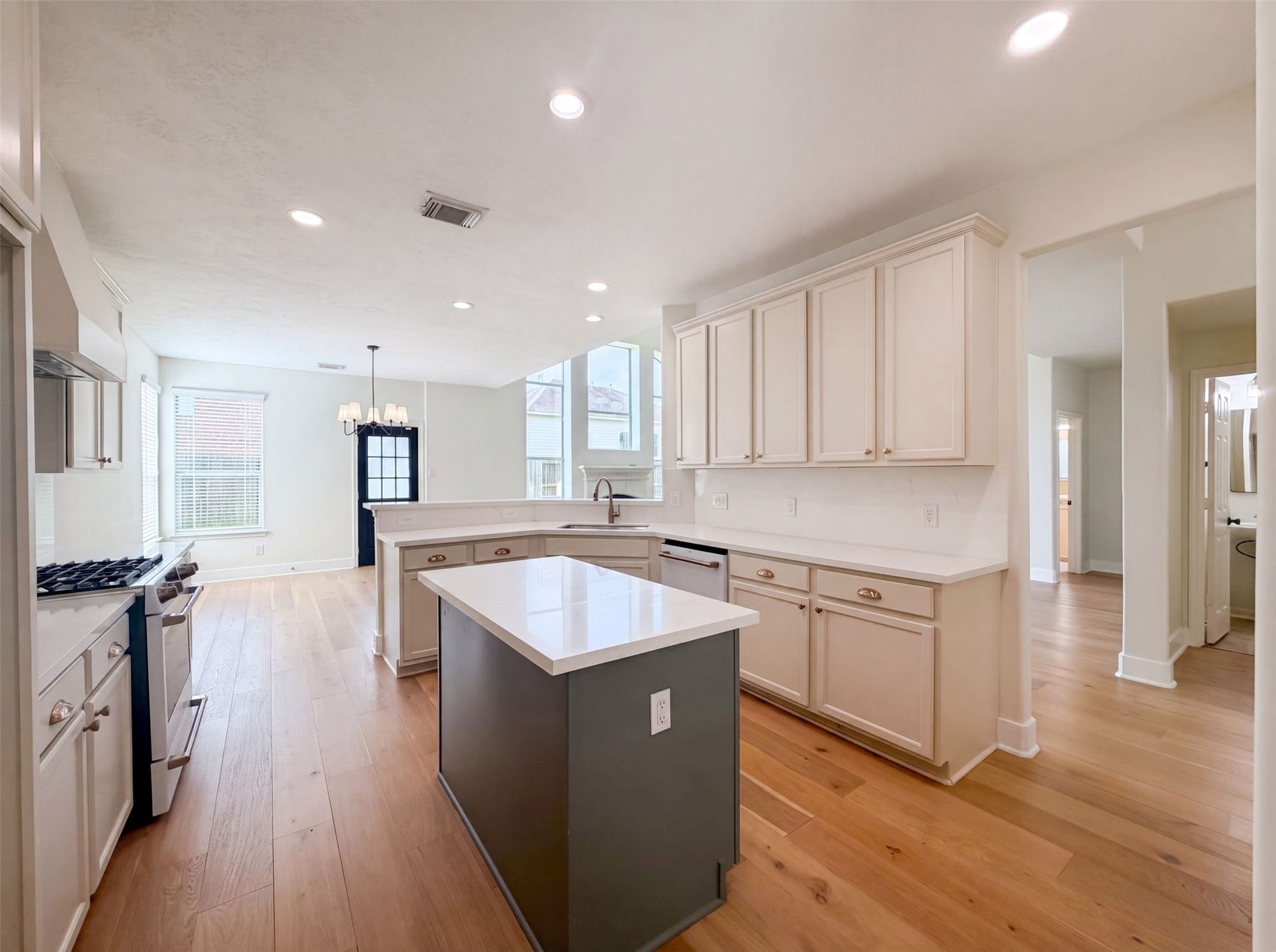 11314 Sailwing Creek Court, Pearland, TX 77584 Staged Photo