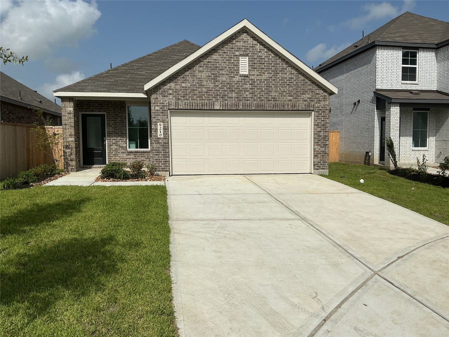 Property photo for 9210 Callum Nest Court, Baytown, TX