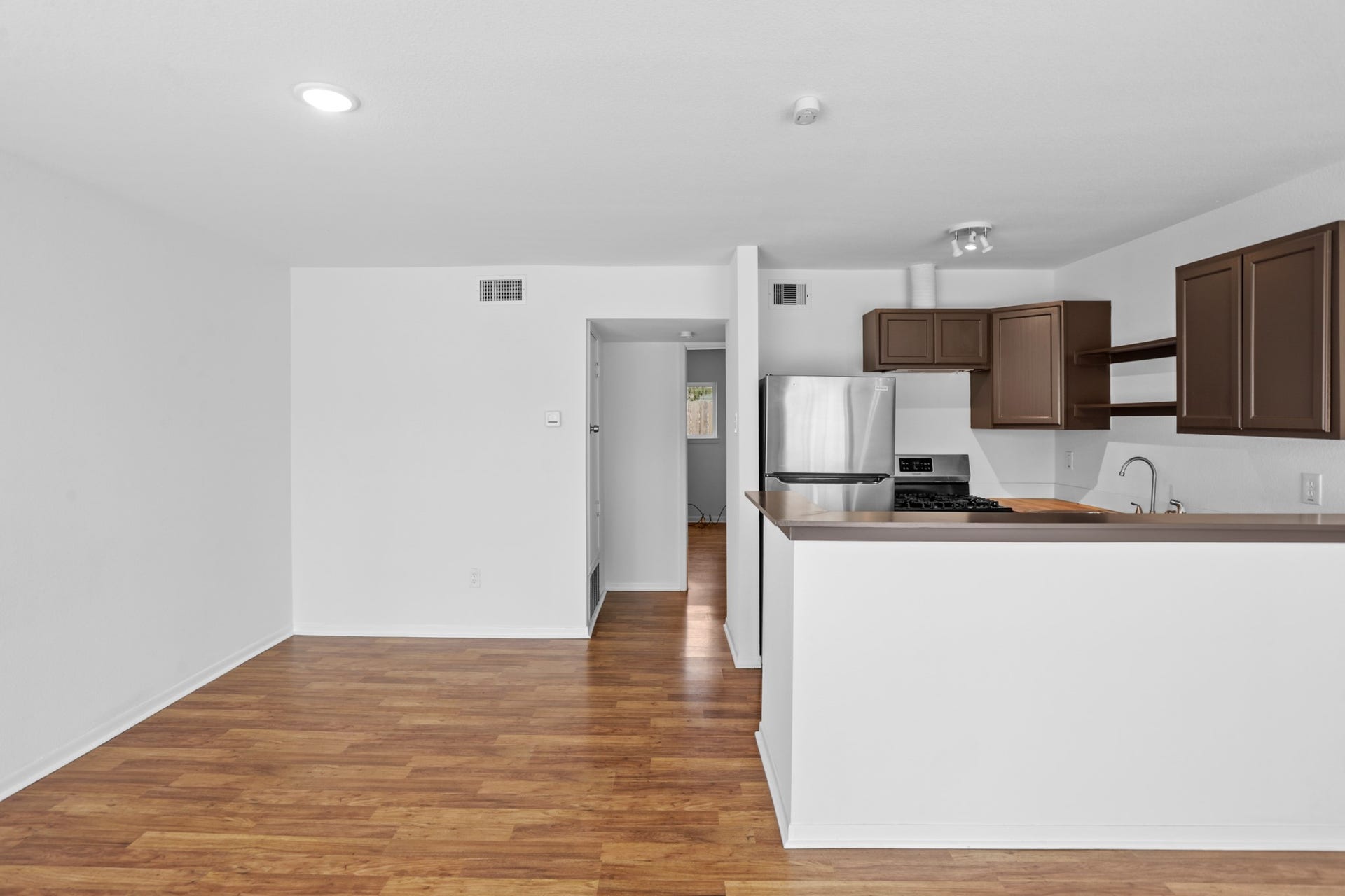 1408 Hughes Street, #11, Houston, TX 77023 1408 Hughes Street, #11, Houston, TX 77023