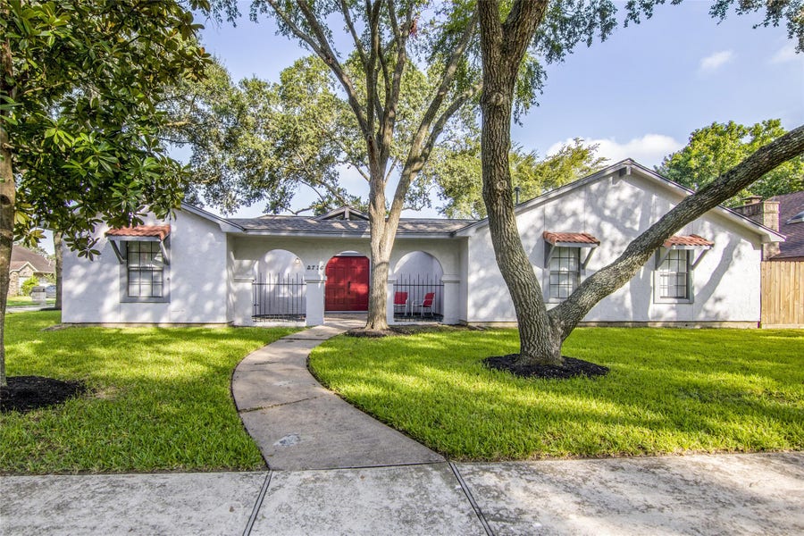 Property photo for 2716 Pine Cone Lane, Pearland, TX