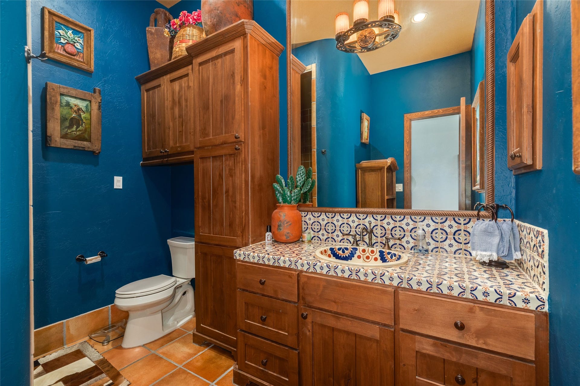 506 Sunset Circle, Tiki Island, TX 77554 First level bathroom, with entry from hallway
