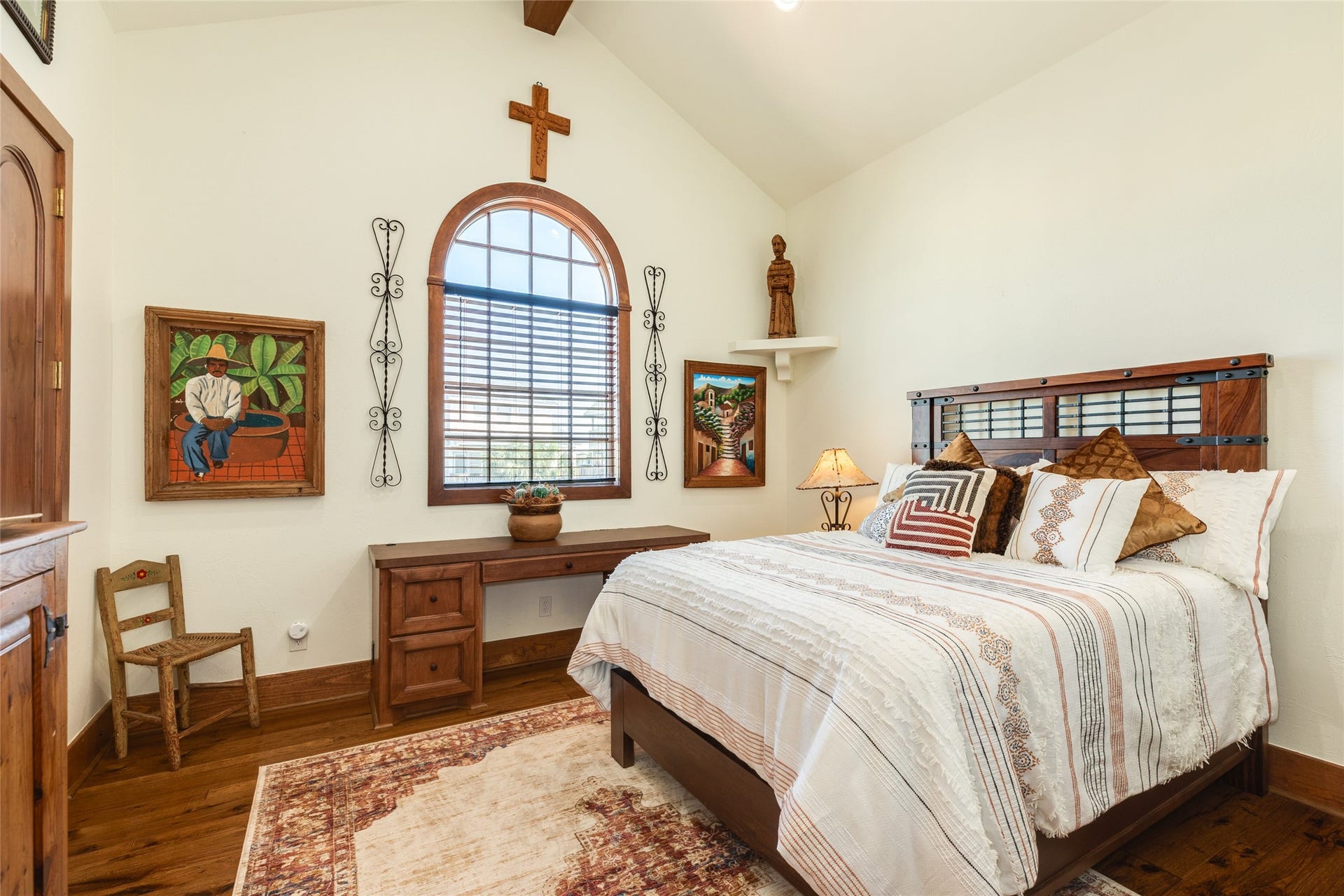 506 Sunset Circle, Tiki Island, TX 77554 First level bedroom