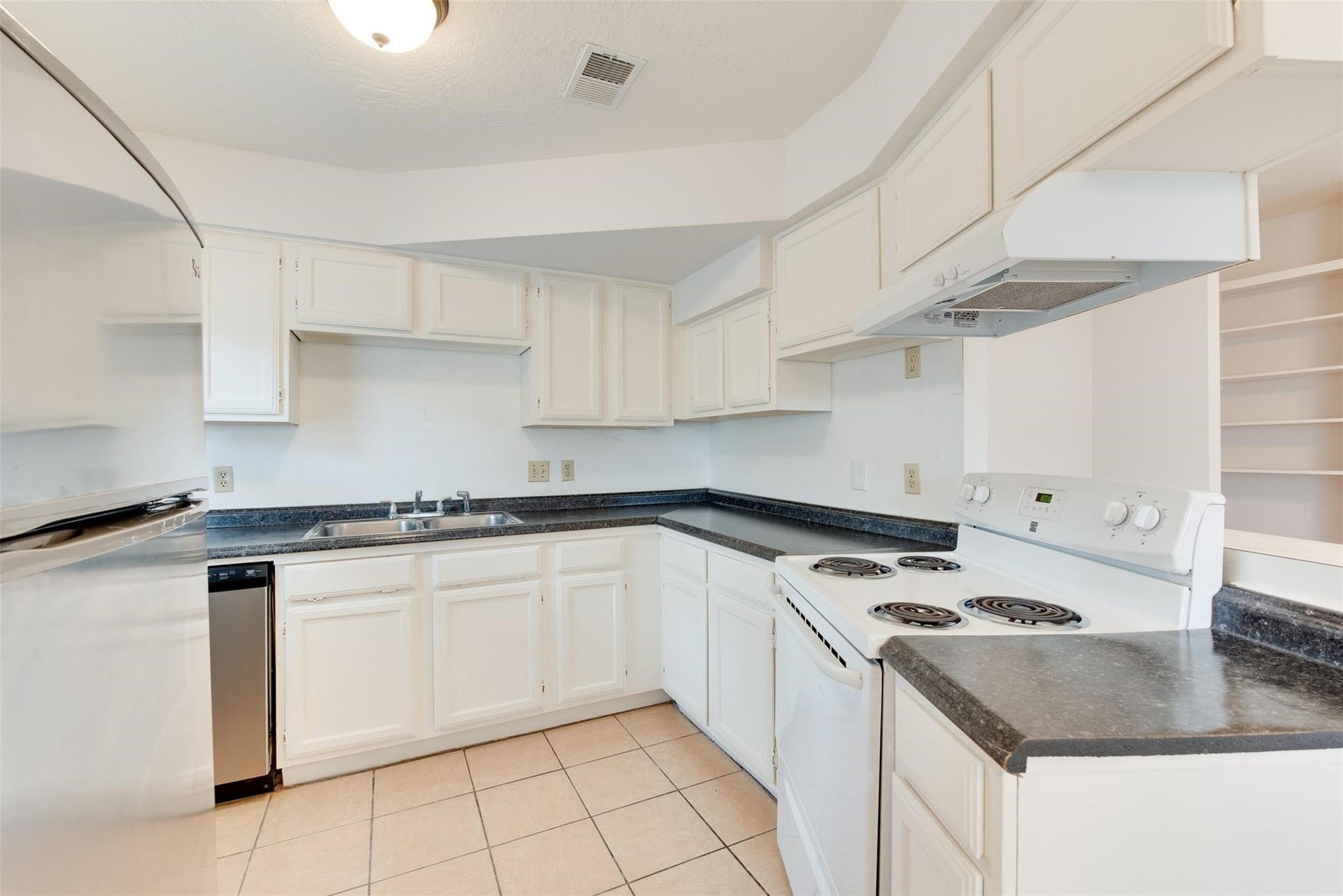 8320 Wild Rose Street, #7B, Houston, TX 77083 8320 Wild Rose Street, #7B, Houston, TX 77083