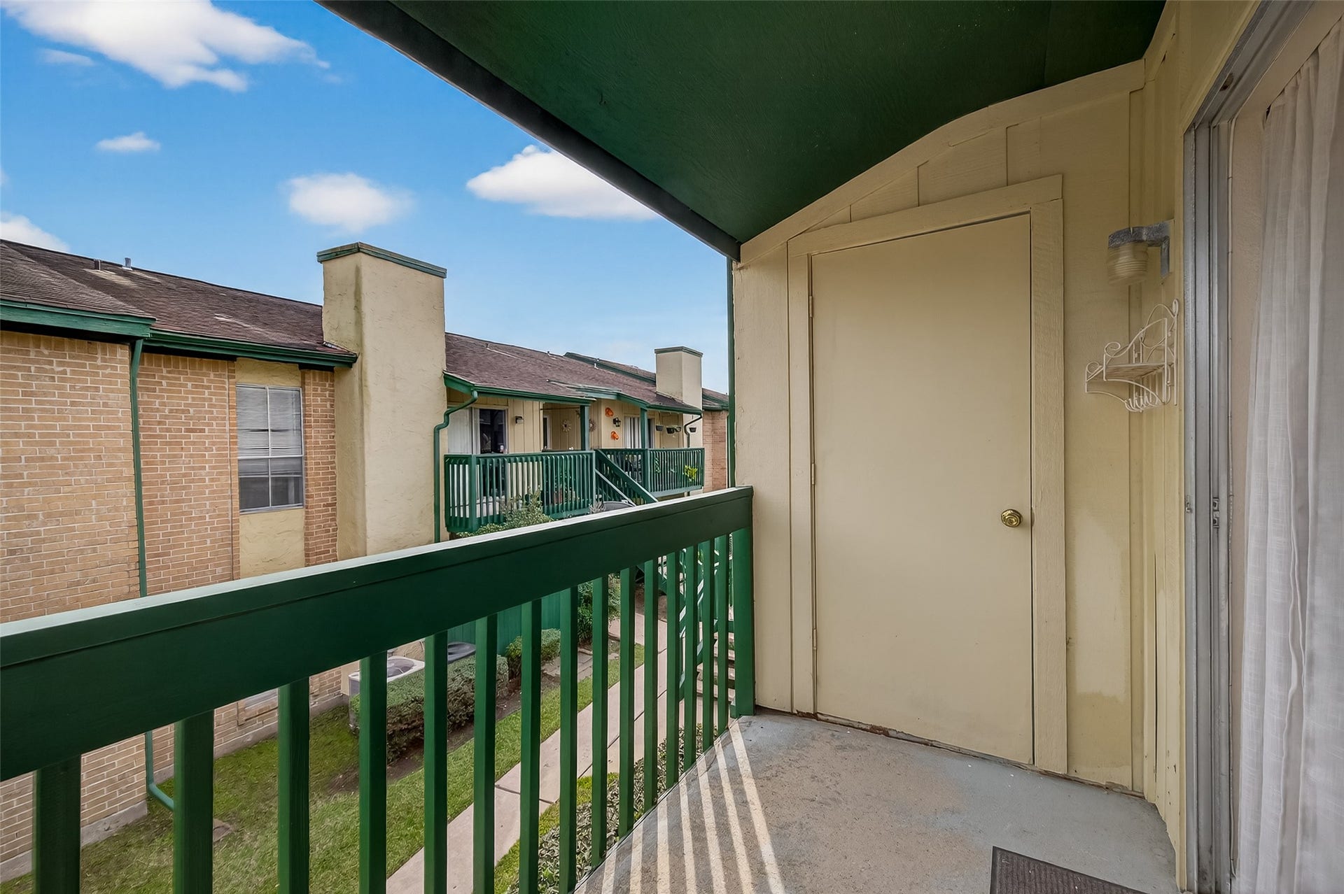 1516 Bay Area Boulevard, #H10, Houston, TX 77058 PRIVATE BALCONY WITH STORAGE CLOSET.