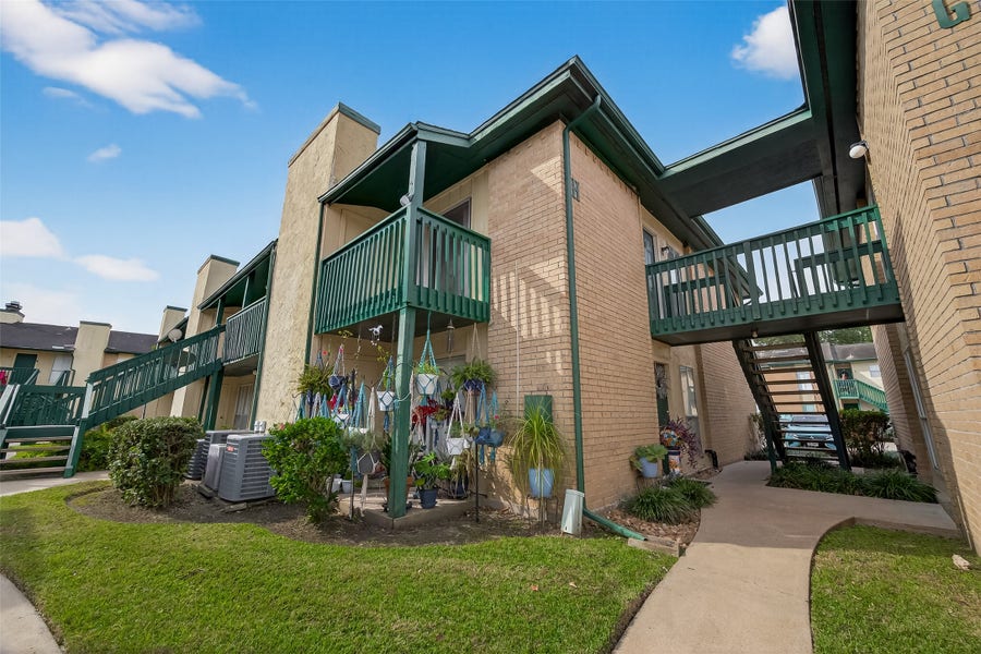 Property photo for 1516 Bay Area Boulevard, #H10, Houston, TX