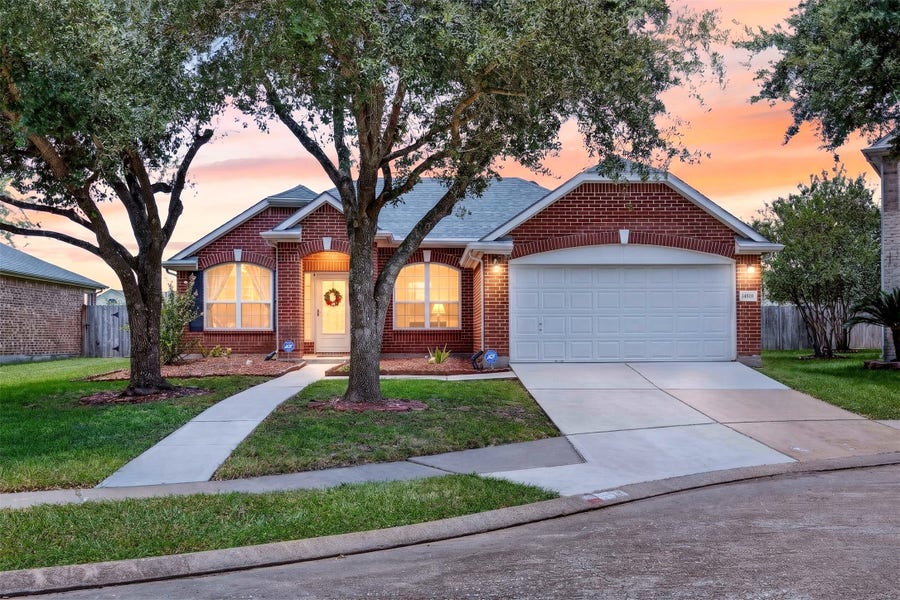 Property photo for 14810 Stocklin Court, Sugar Land, TX