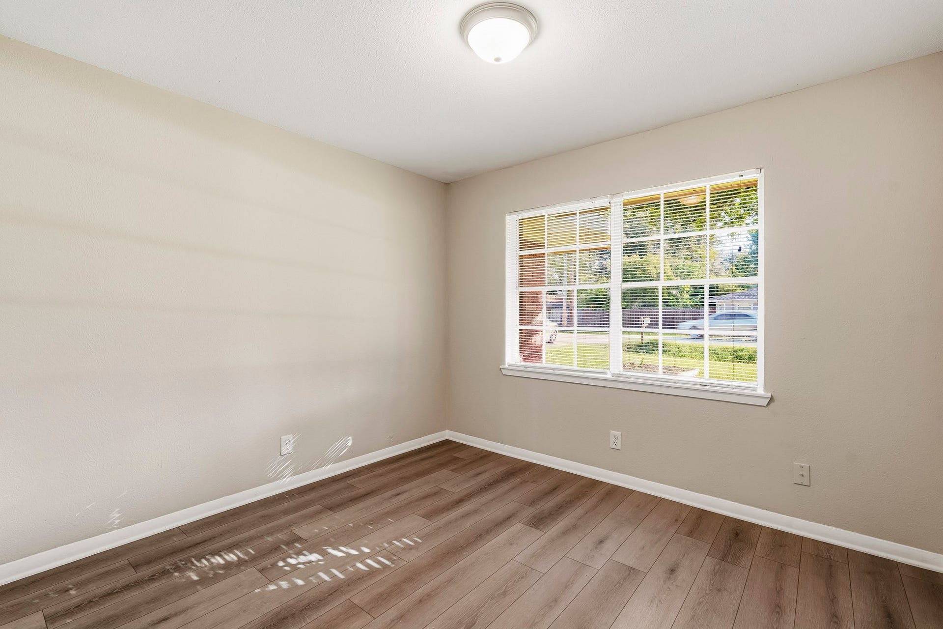 807 Texas Avenue, League City, TX 77573 807 Texas Avenue, League City, TX 77573