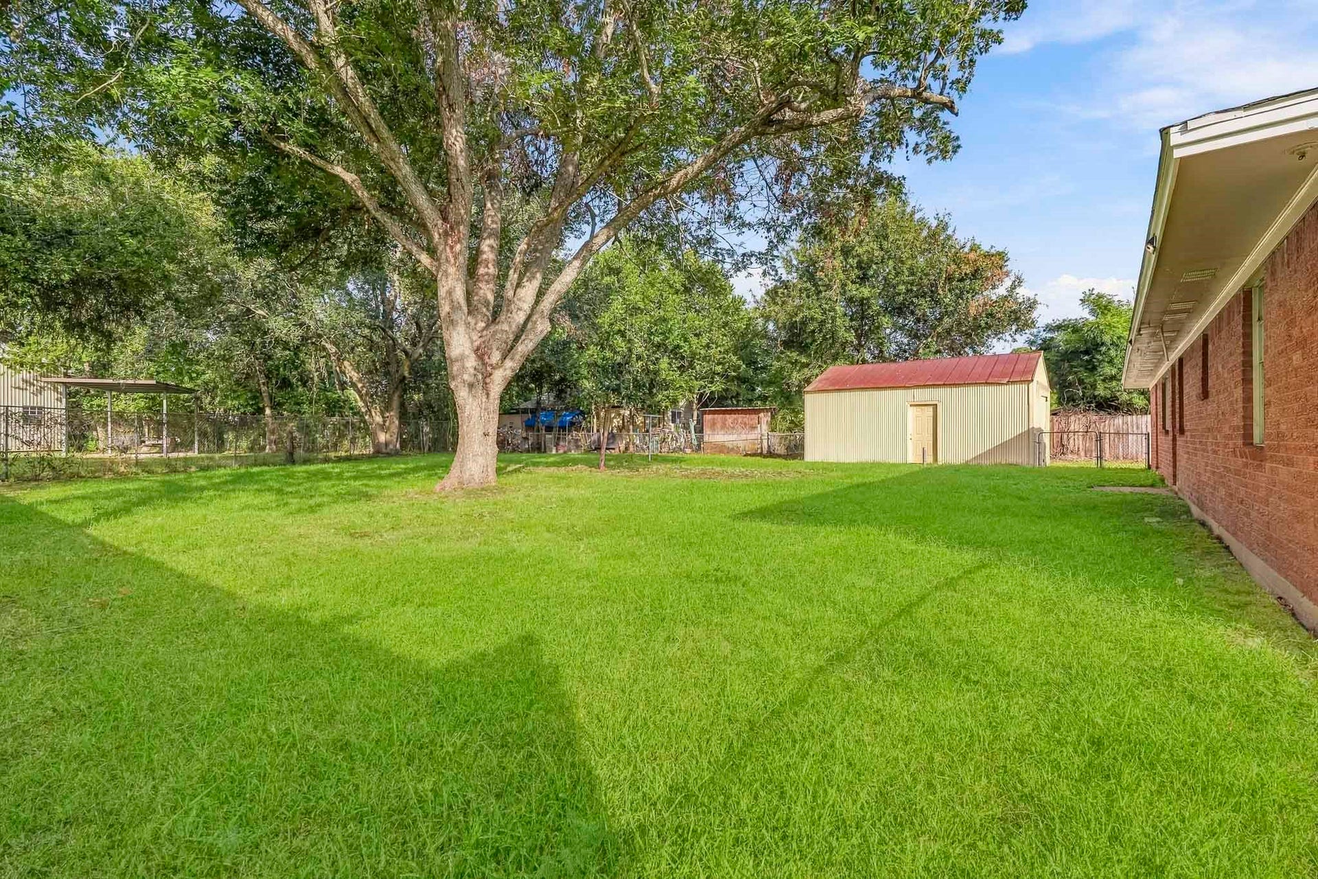 807 Texas Avenue, League City, TX 77573 807 Texas Avenue, League City, TX 77573