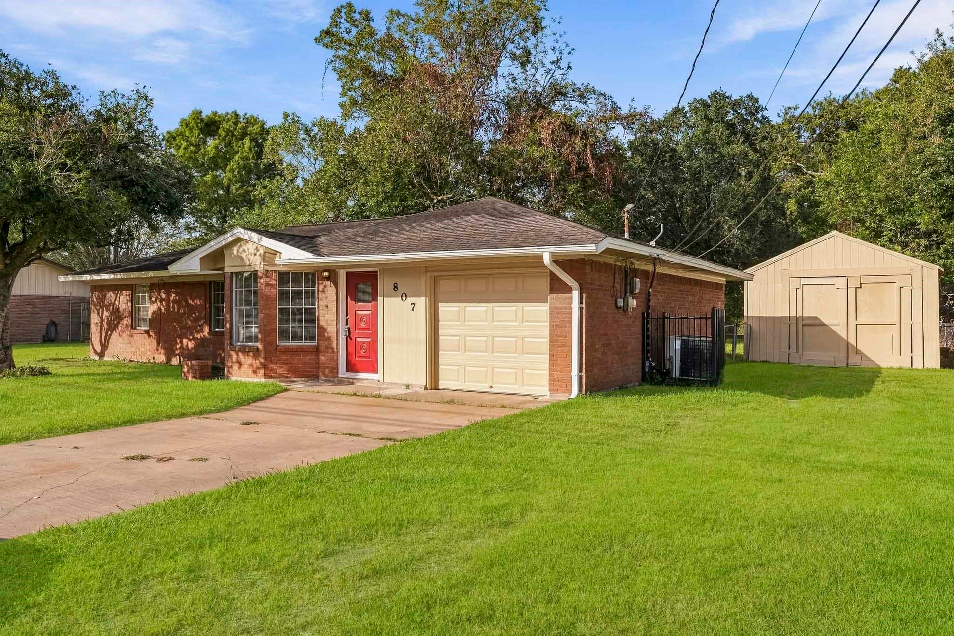 807 Texas Avenue, League City, TX 77573 807 Texas Avenue, League City, TX 77573
