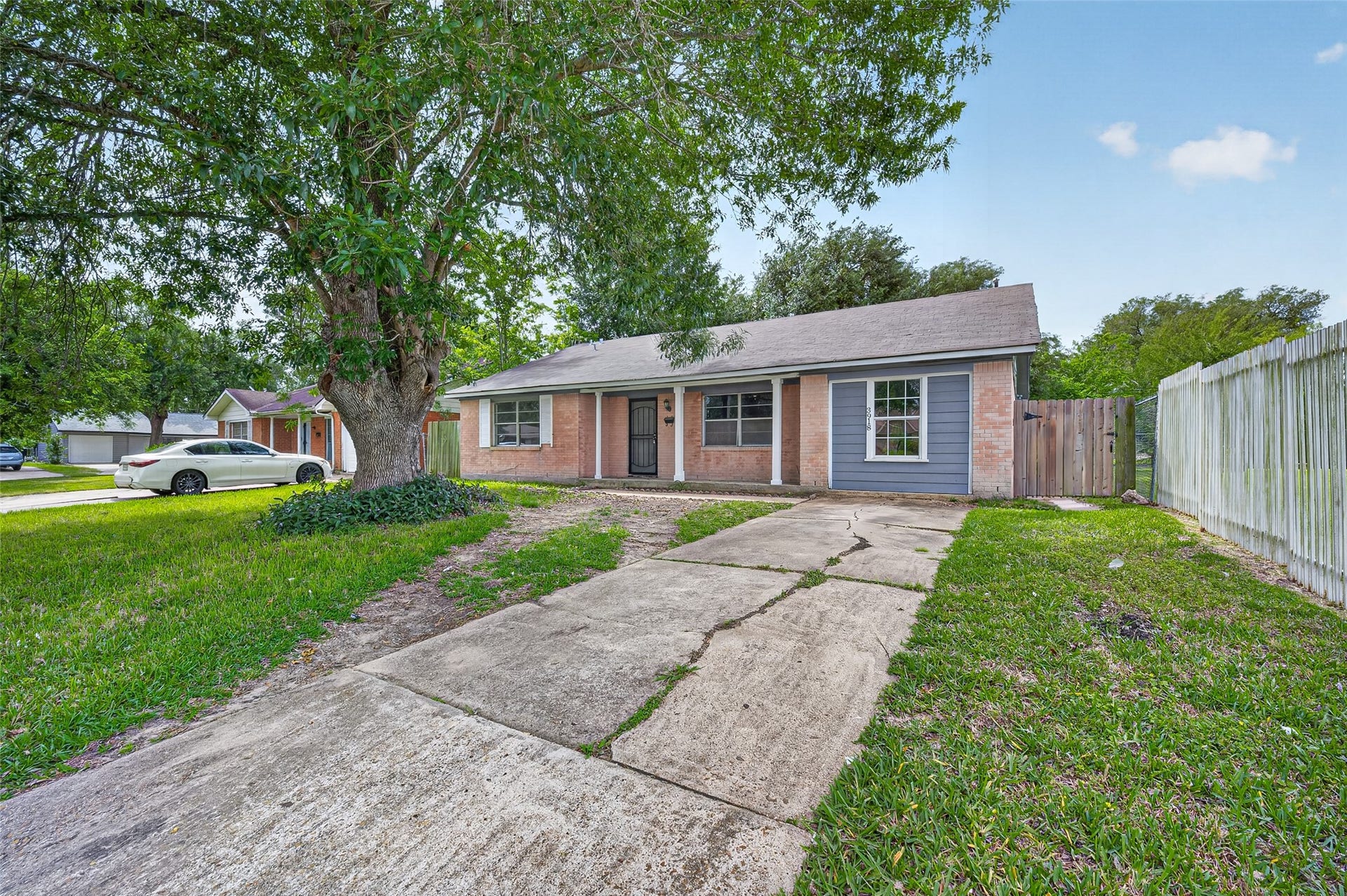 3918 Tavenor Lane, Houston, TX 77047