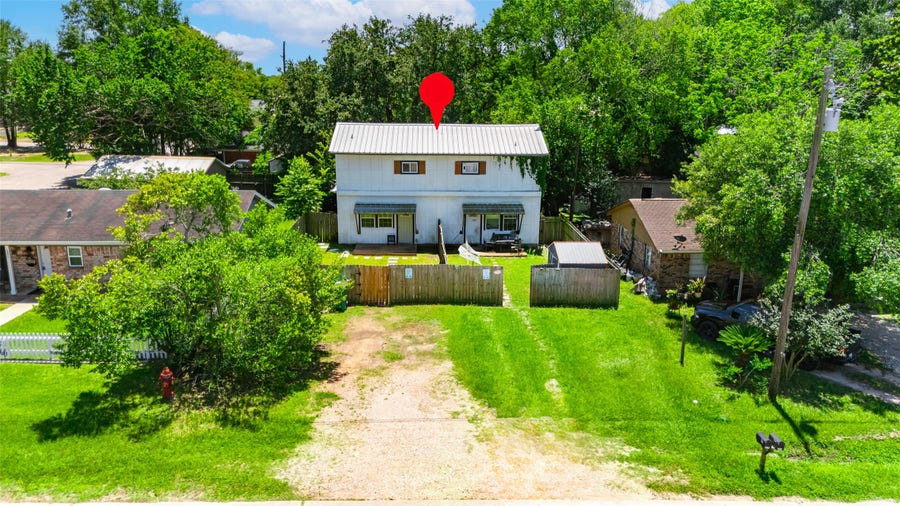 Property photo for 201 W Mink Street, Willis, TX