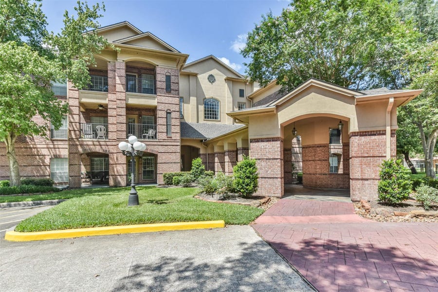 Property photo for 2815 Kings Crossing Drive, #319, Kingwood, TX