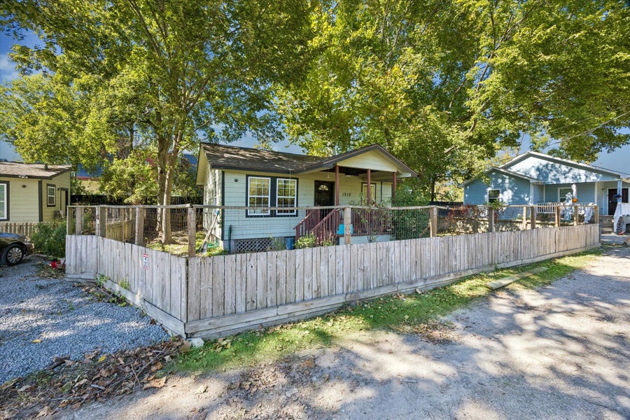 Property photo for 1218 & 1216 Paul Quinn Street, Houston, TX
