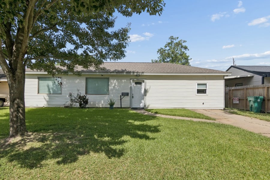 Property photo for 216 Bearle Street, Pasadena, TX