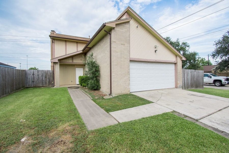 Property photo for 10551 Kirkgreen Drive, Houston, TX