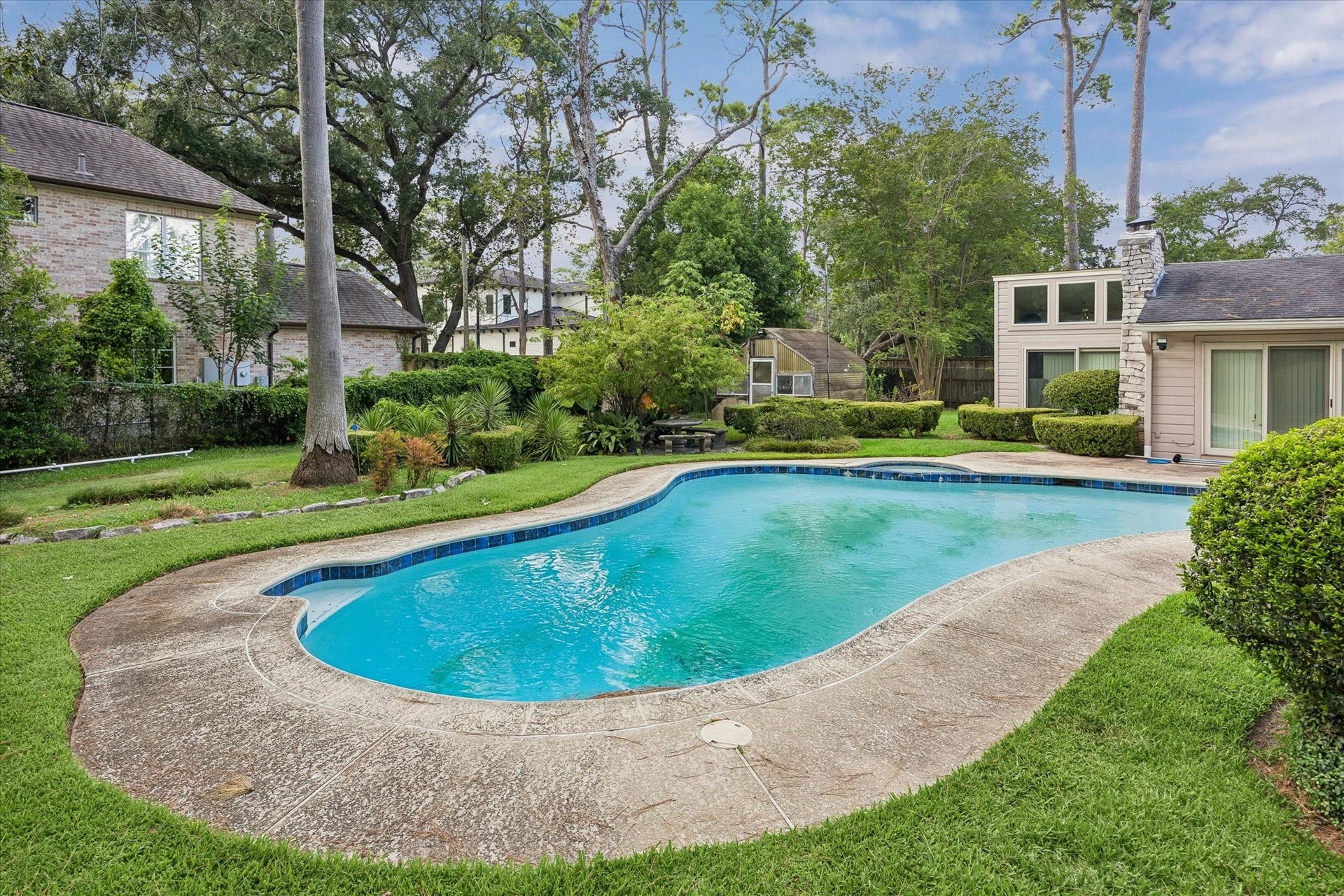 711 Echo Lane, Houston, TX 77024