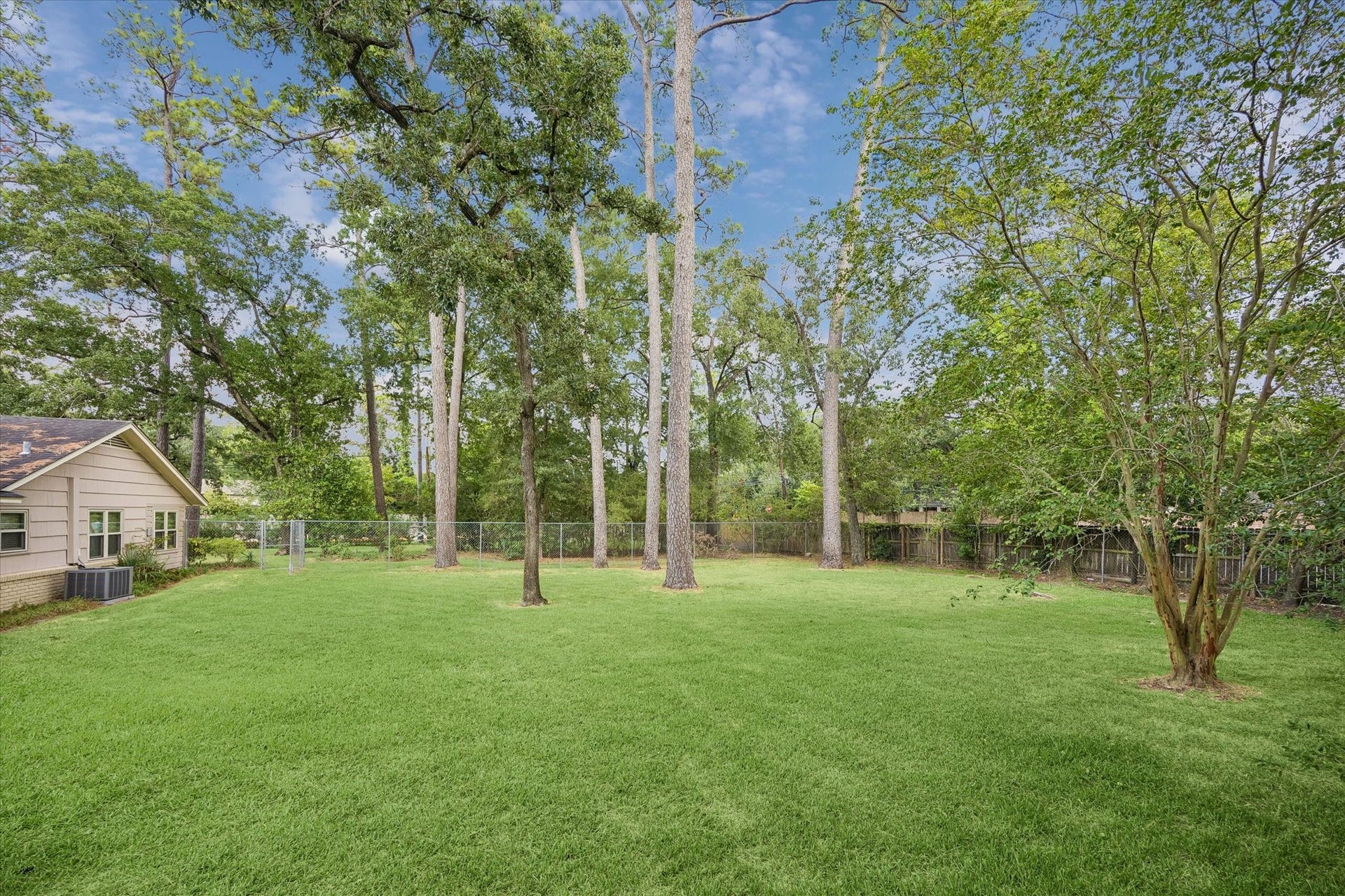 711 Echo Lane, Houston, TX 77024
