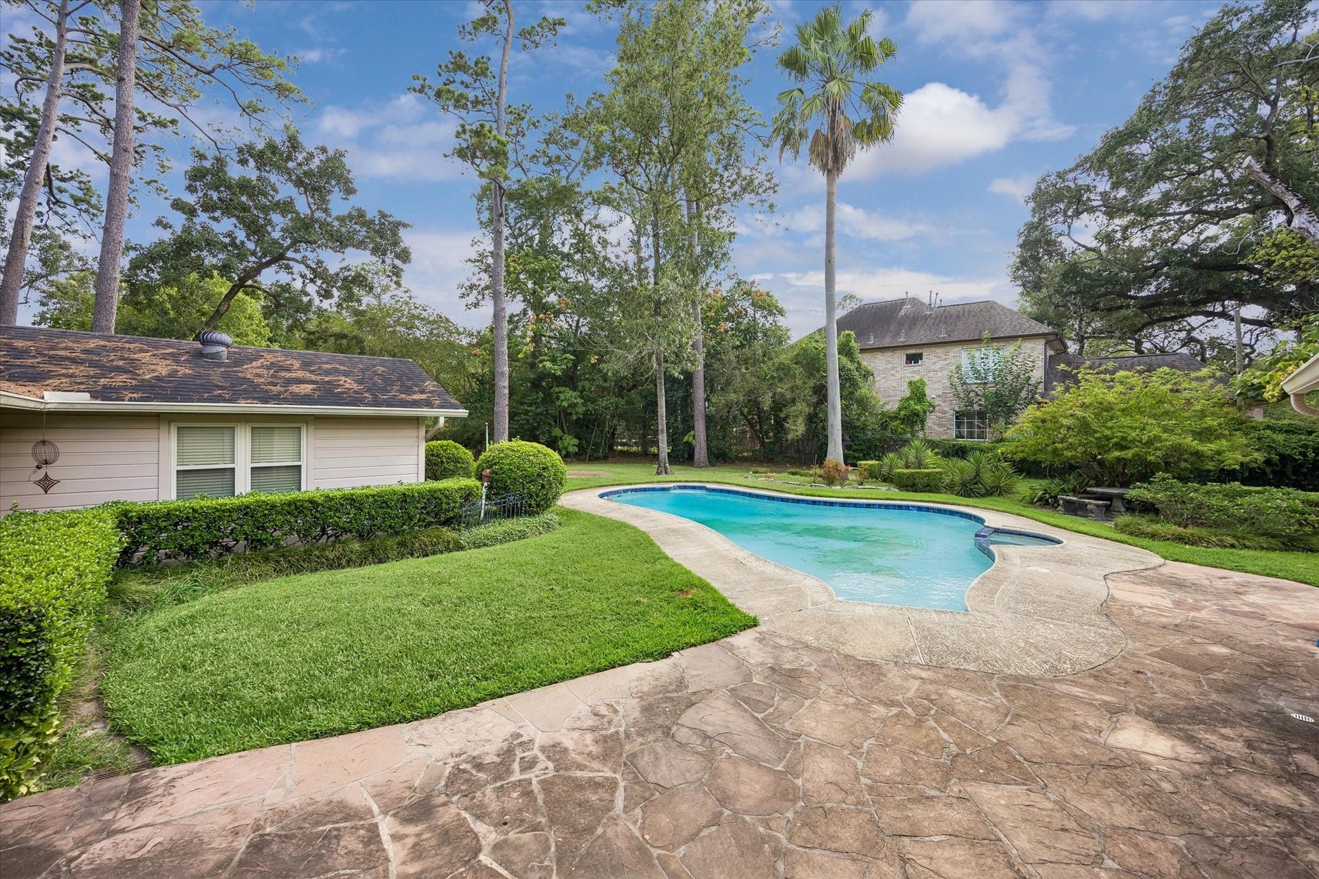 711 Echo Lane, Houston, TX 77024