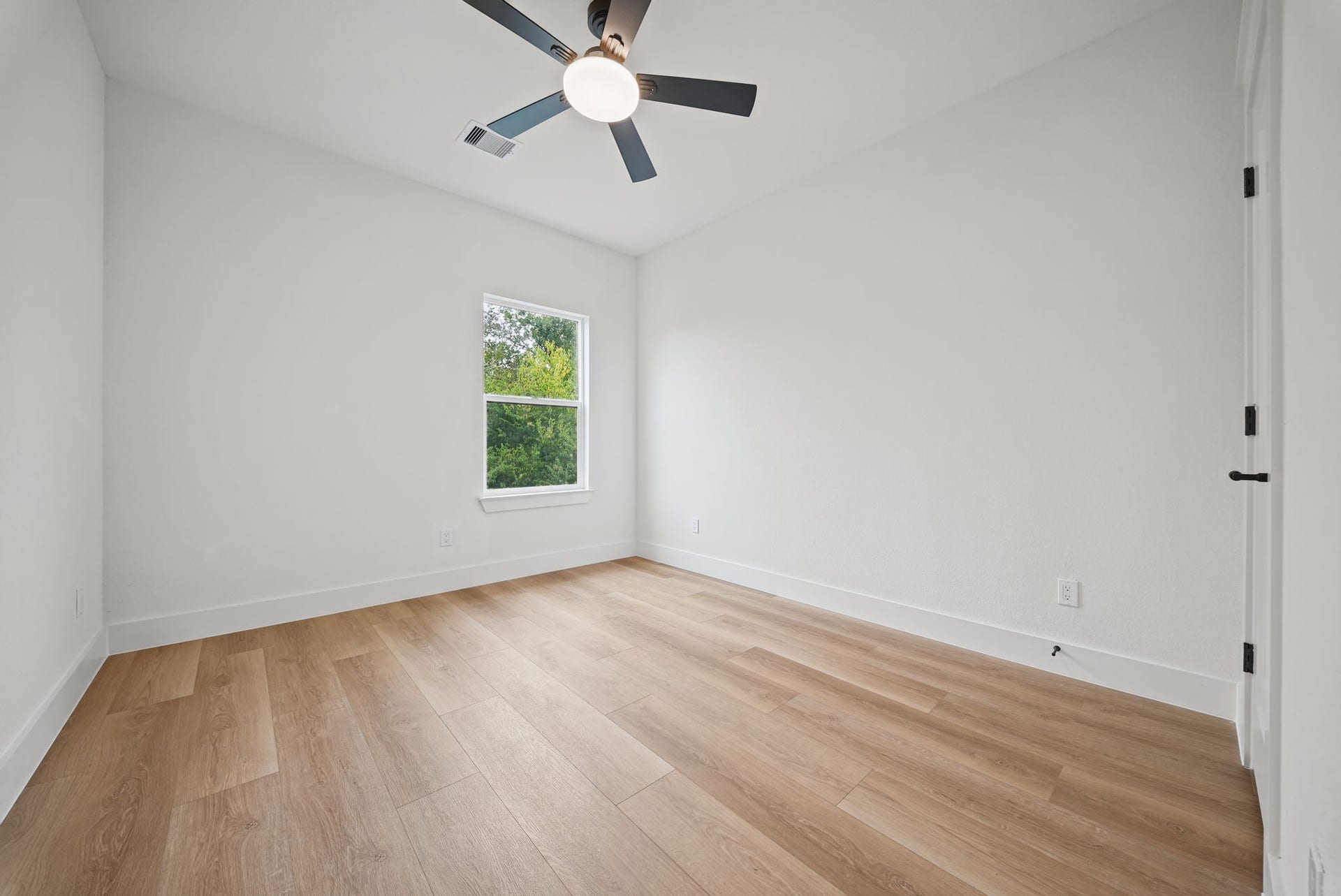 5601 Nielan Street, #B, Houston, TX 77028 5601 Nielan Street, #B, Houston, TX 77028