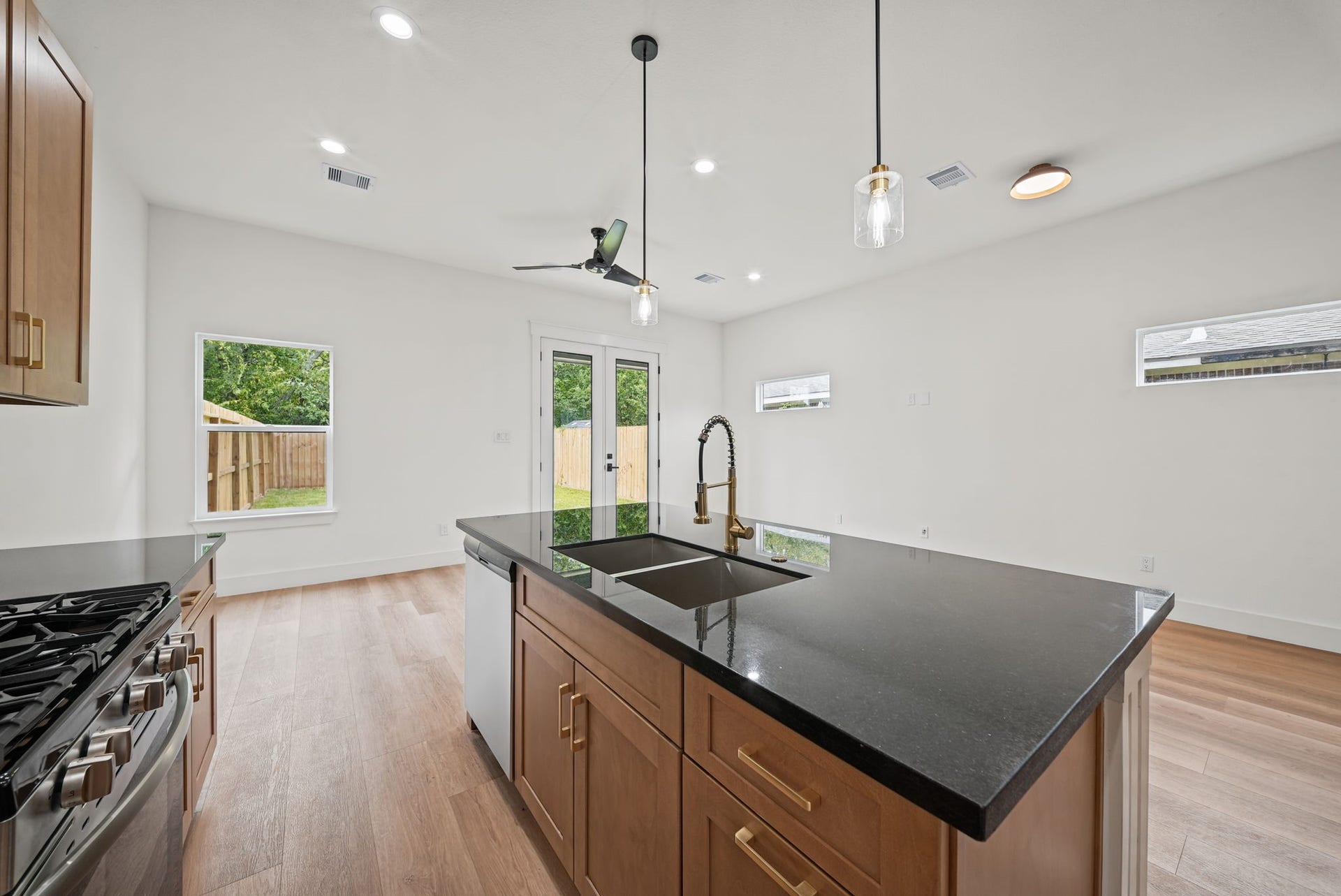5601 Nielan Street, #B, Houston, TX 77028 5601 Nielan Street, #B, Houston, TX 77028