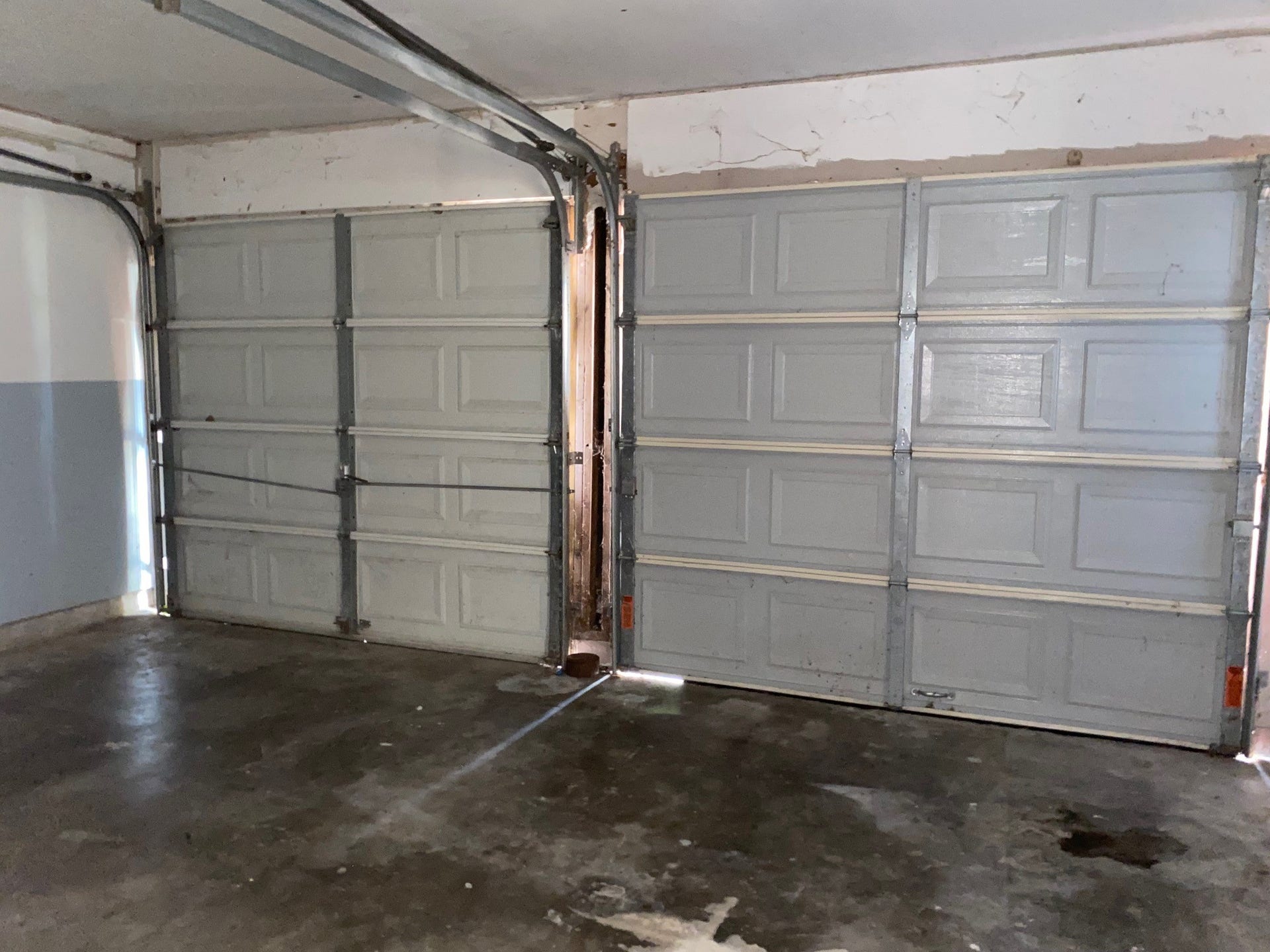 1809 W 8th Street, Freeport, TX 77541 2-Car Garage Doors