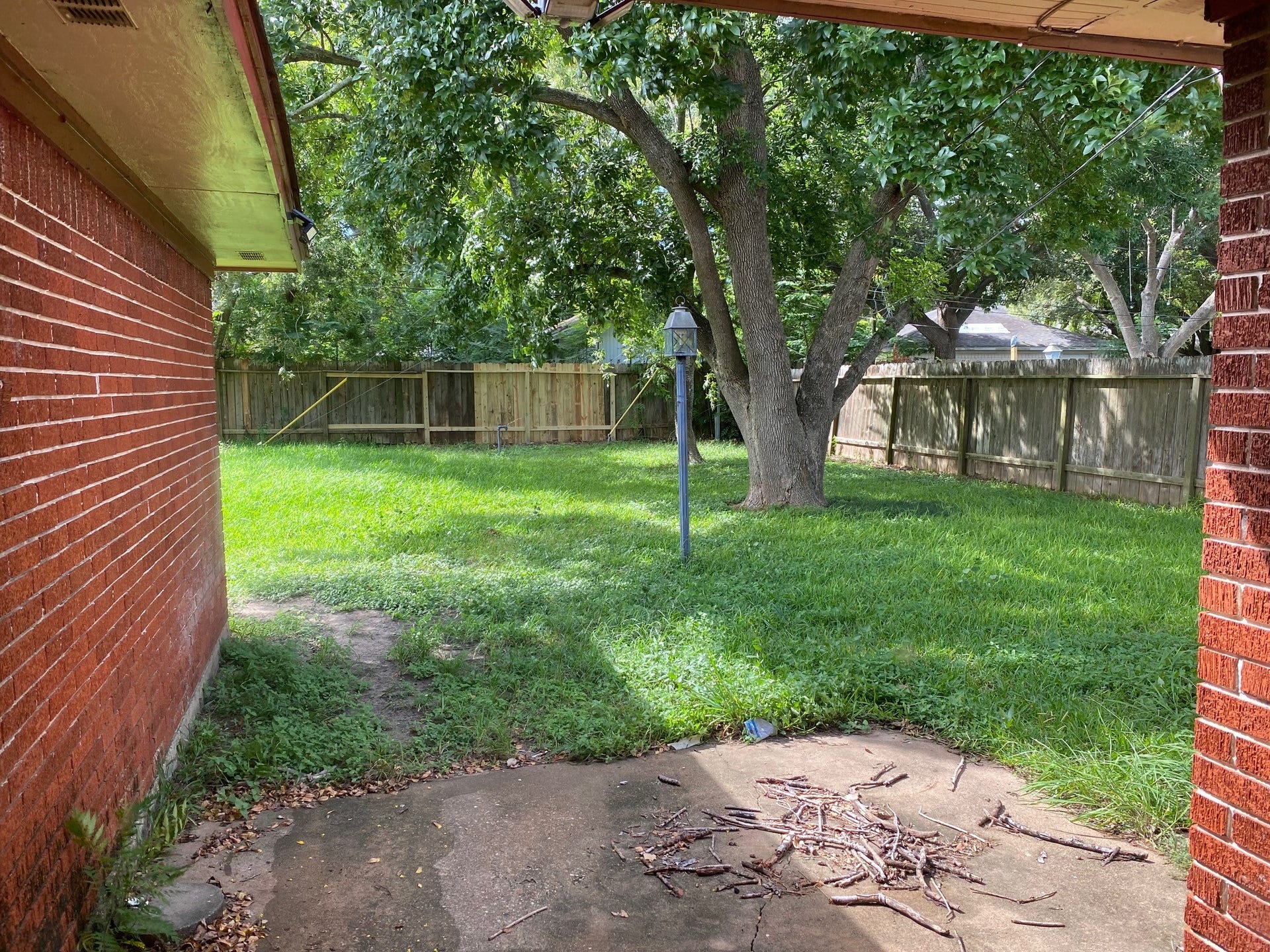 1809 W 8th Street, Freeport, TX 77541 Back Yard Patio Area