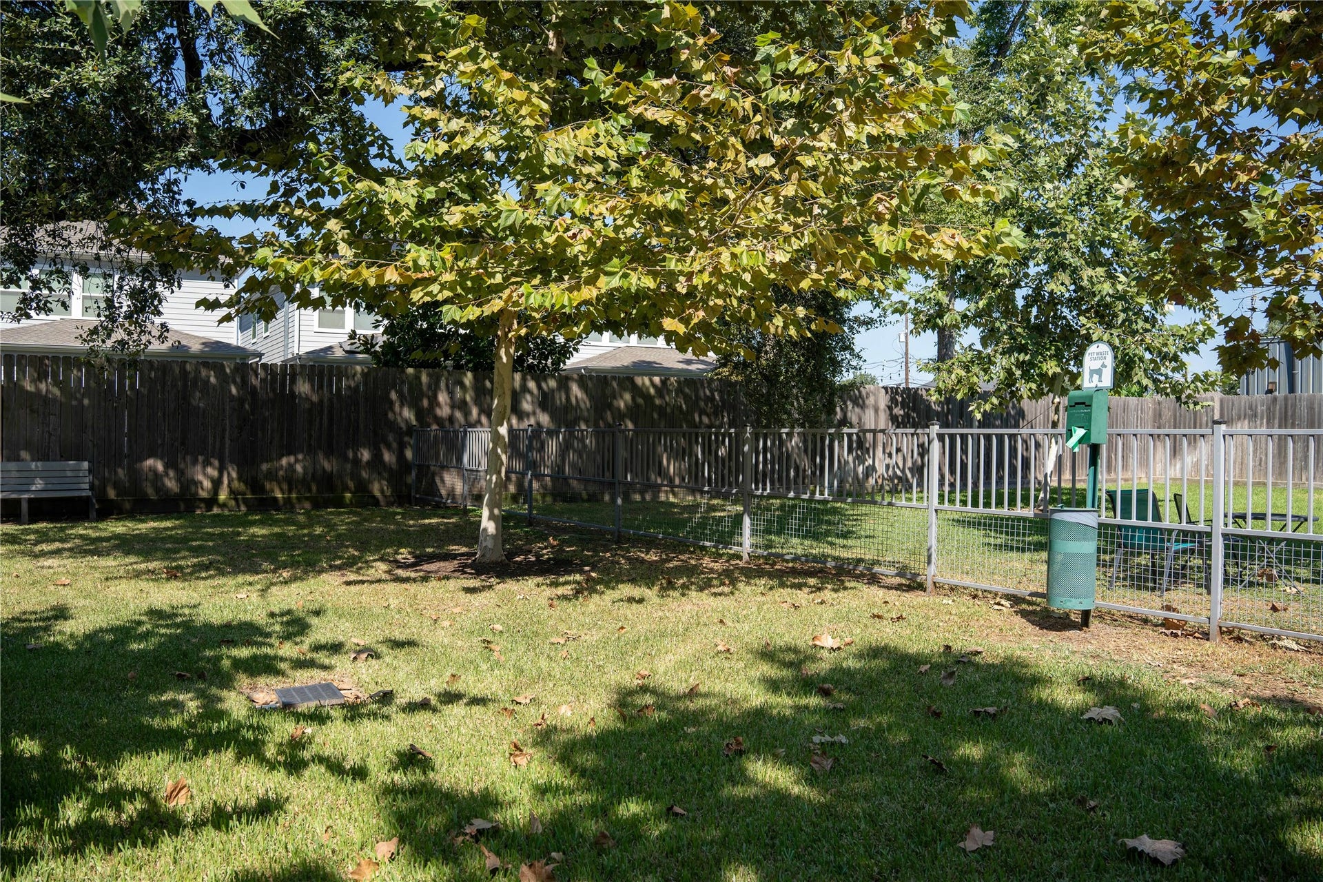 502 W Donovan Street, #A, Houston, TX 77091 Enclosed dag park