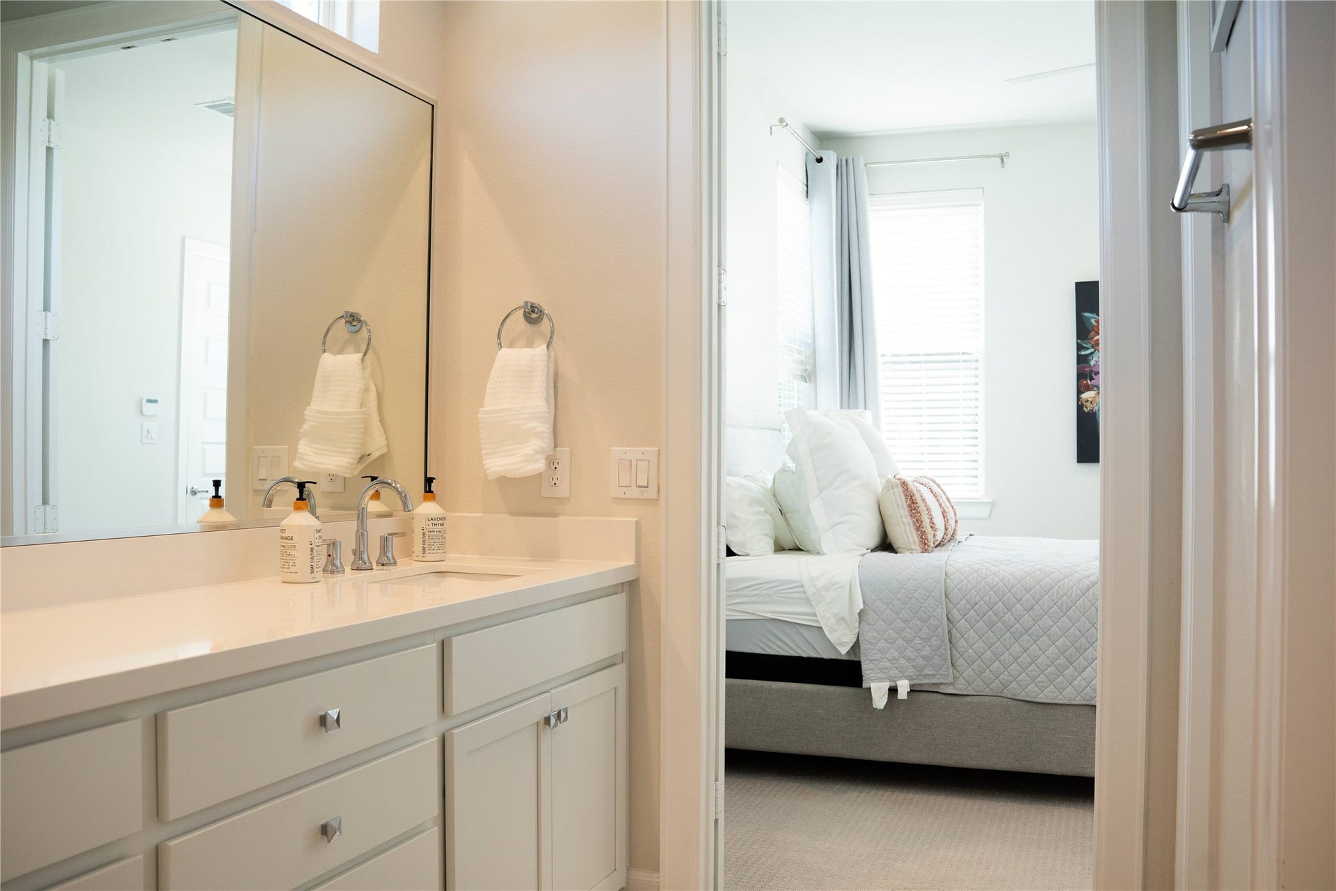 502 W Donovan Street, #A, Houston, TX 77091 View of primary bedroom from ensuite bathroom